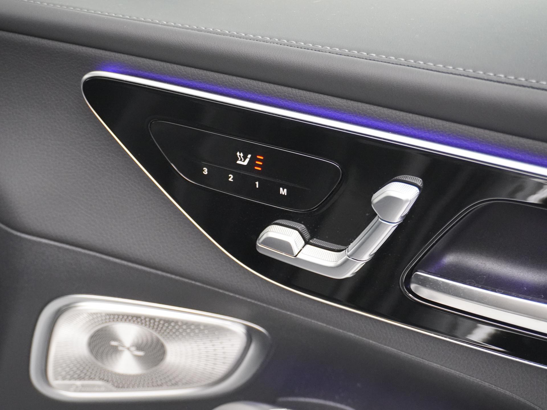 Mercedes-Benz GLC 300e 4MATIC AMG Line 52