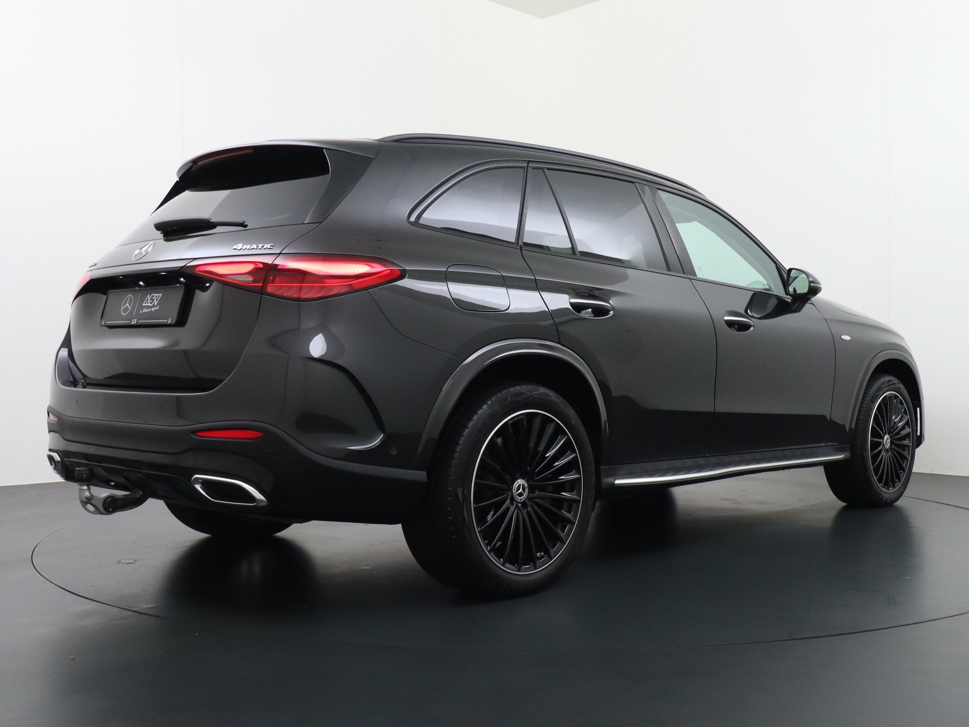 Mercedes-Benz GLC 300e 4MATIC AMG Line 7