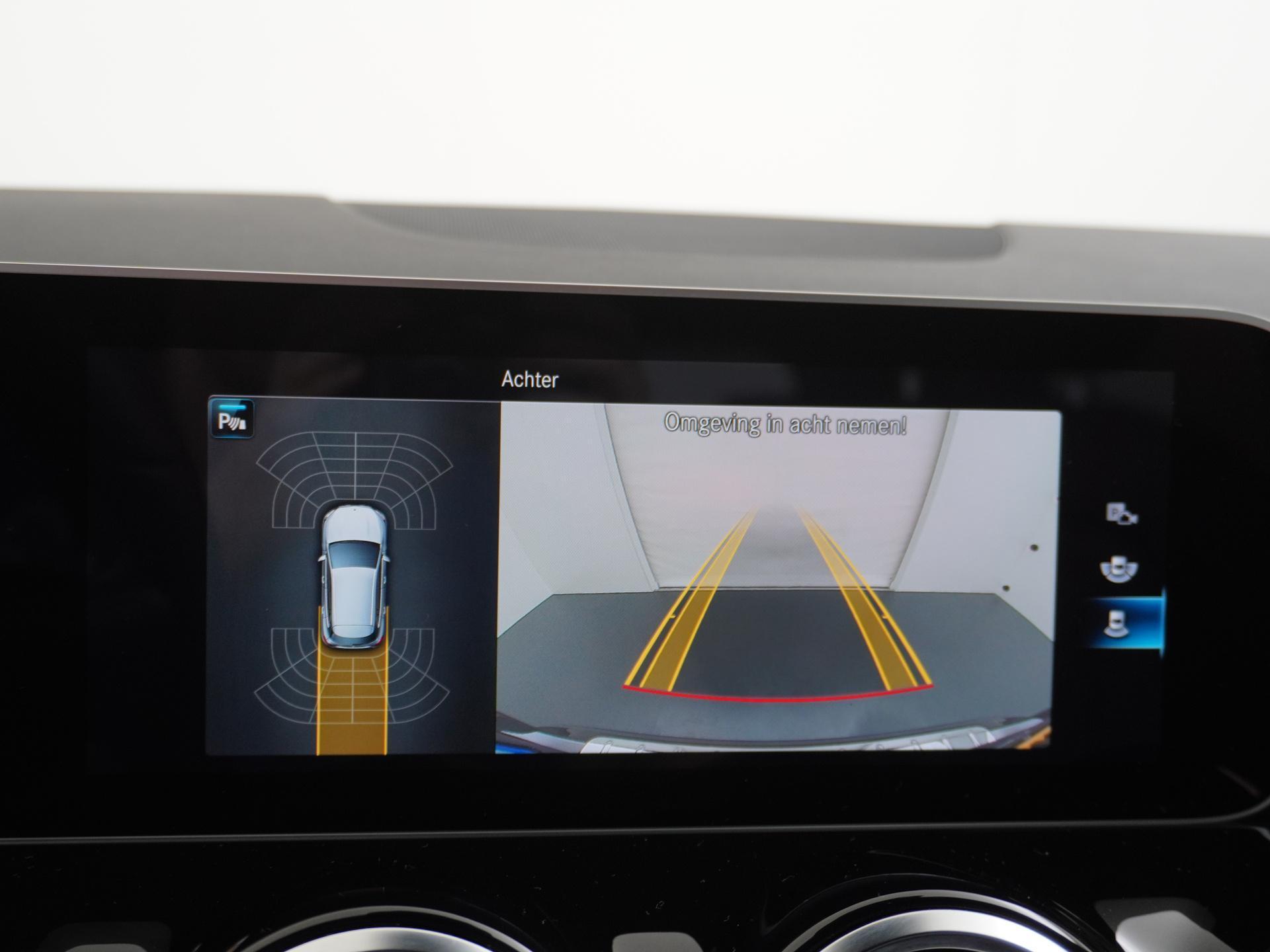 Mercedes-Benz GLA 200 Business Solution Luxury 10