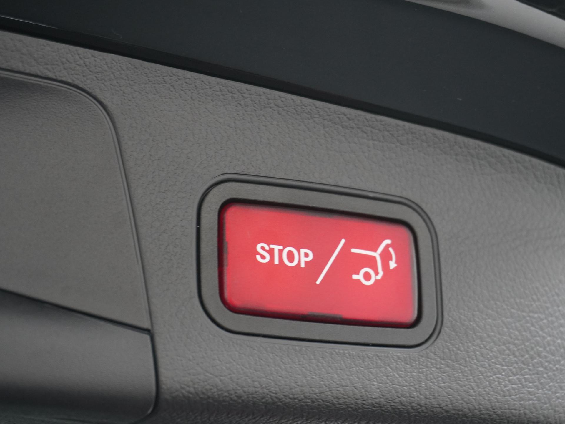 Mercedes-Benz GLA 200 Business Solution Luxury 14