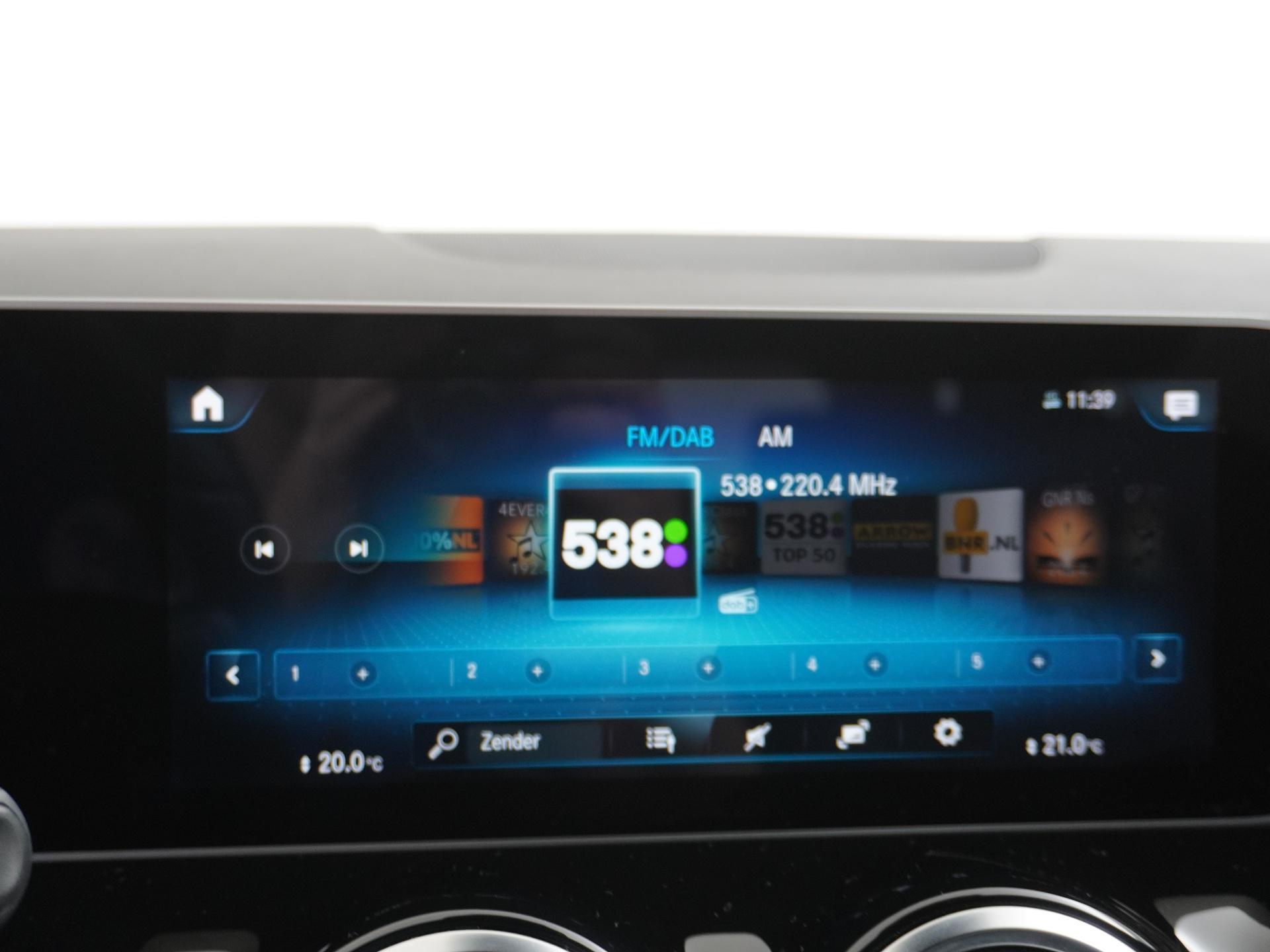 Mercedes-Benz GLA 200 Business Solution Luxury 31