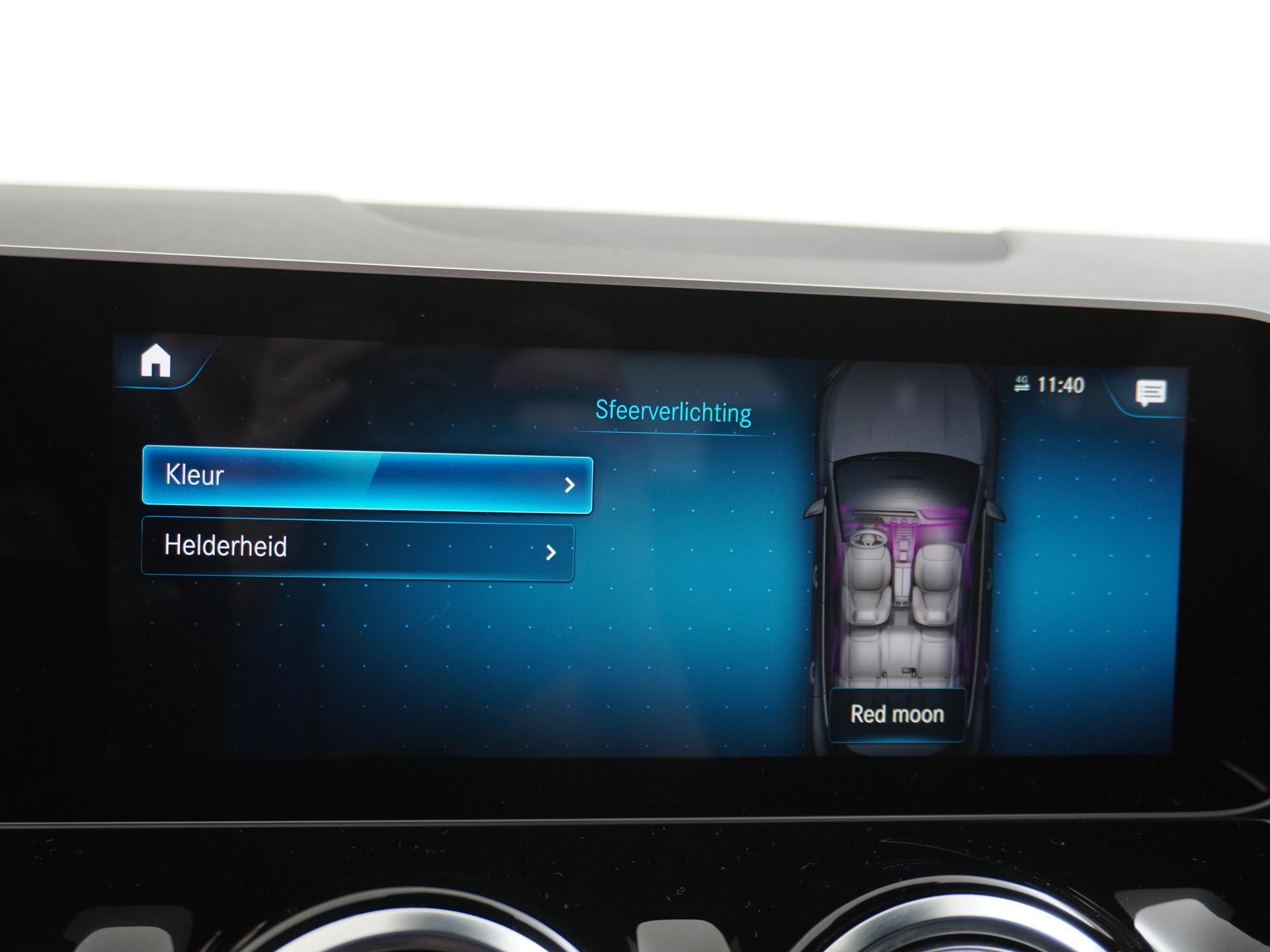 Mercedes-Benz GLA 200 Business Solution Luxury 33