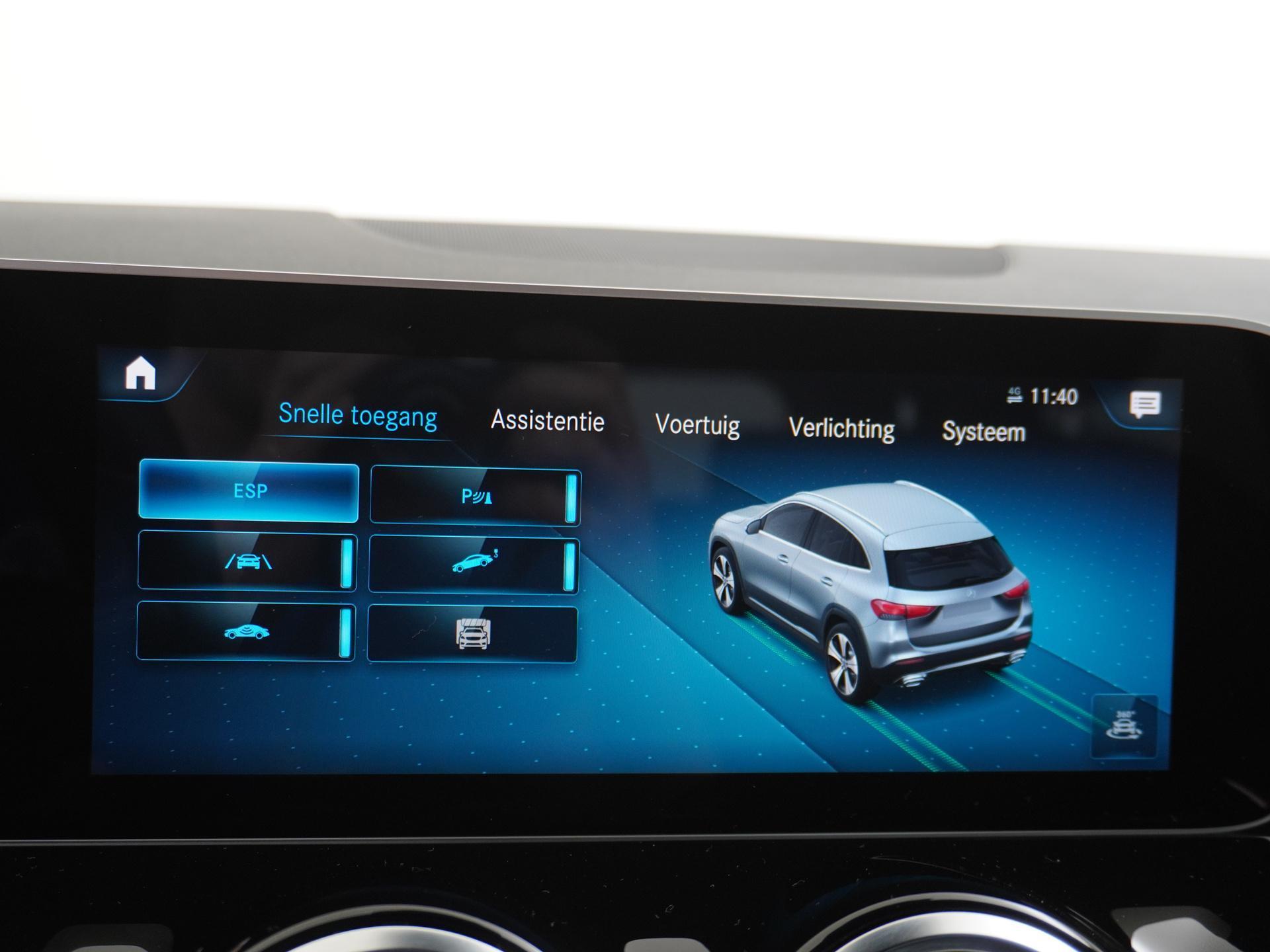 Mercedes-Benz GLA 200 Business Solution Luxury 37