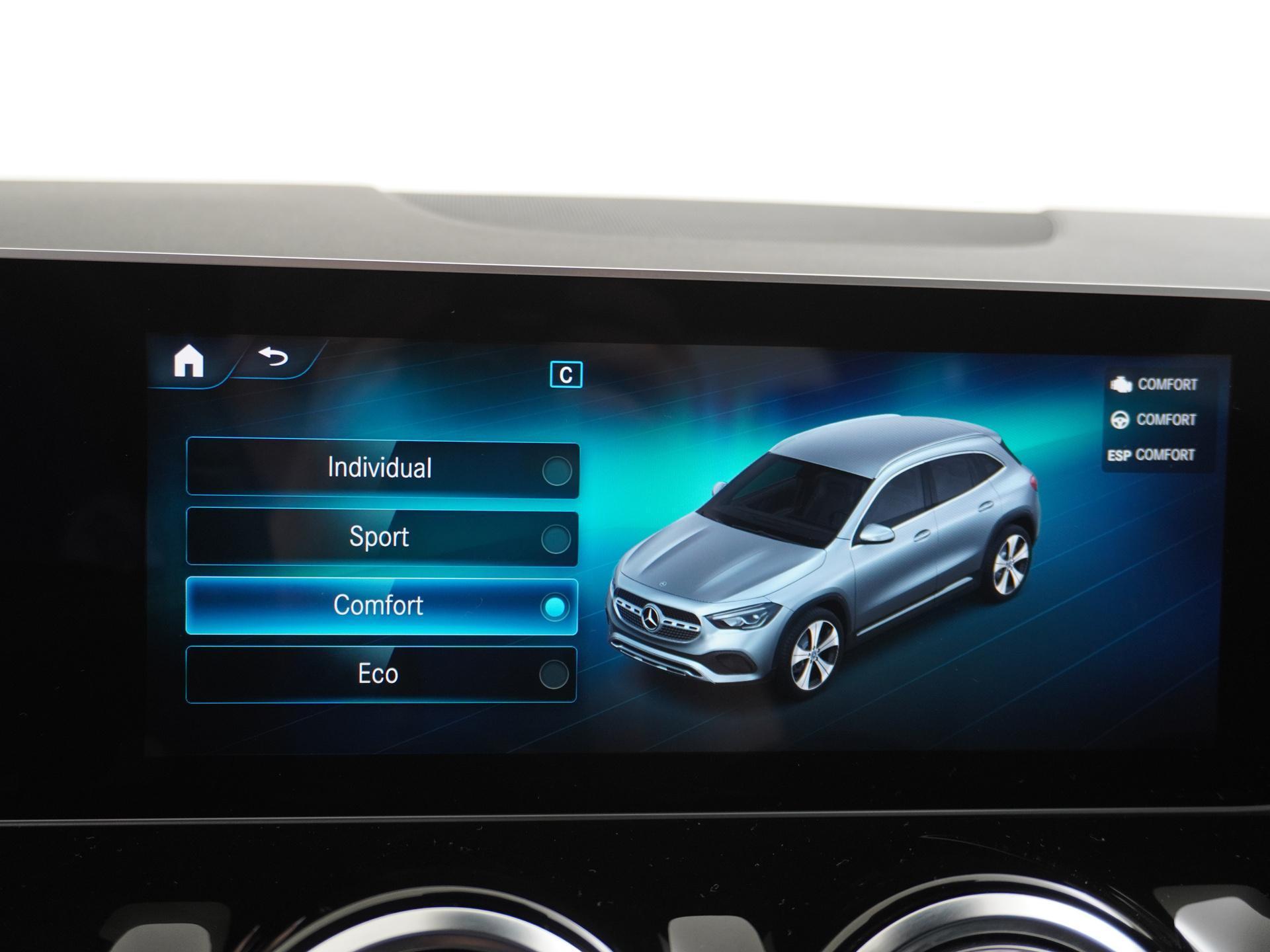 Mercedes-Benz GLA 200 Business Solution Luxury 39