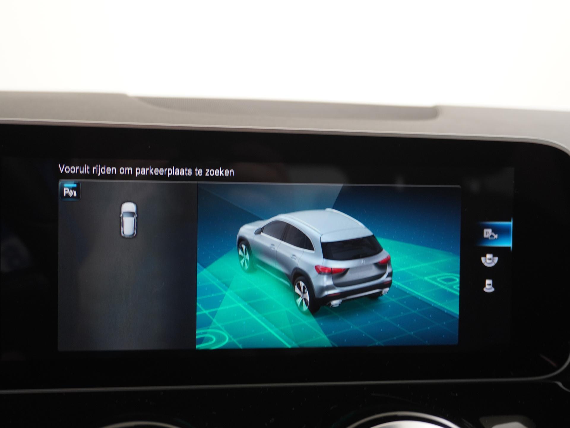 Mercedes-Benz GLA 200 Business Solution Luxury 40