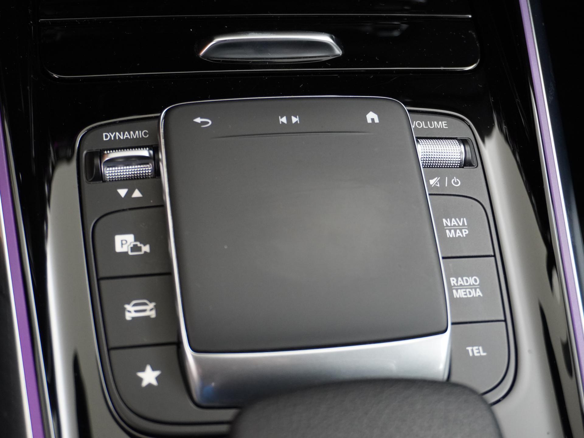 Mercedes-Benz GLA 200 Business Solution Luxury 42