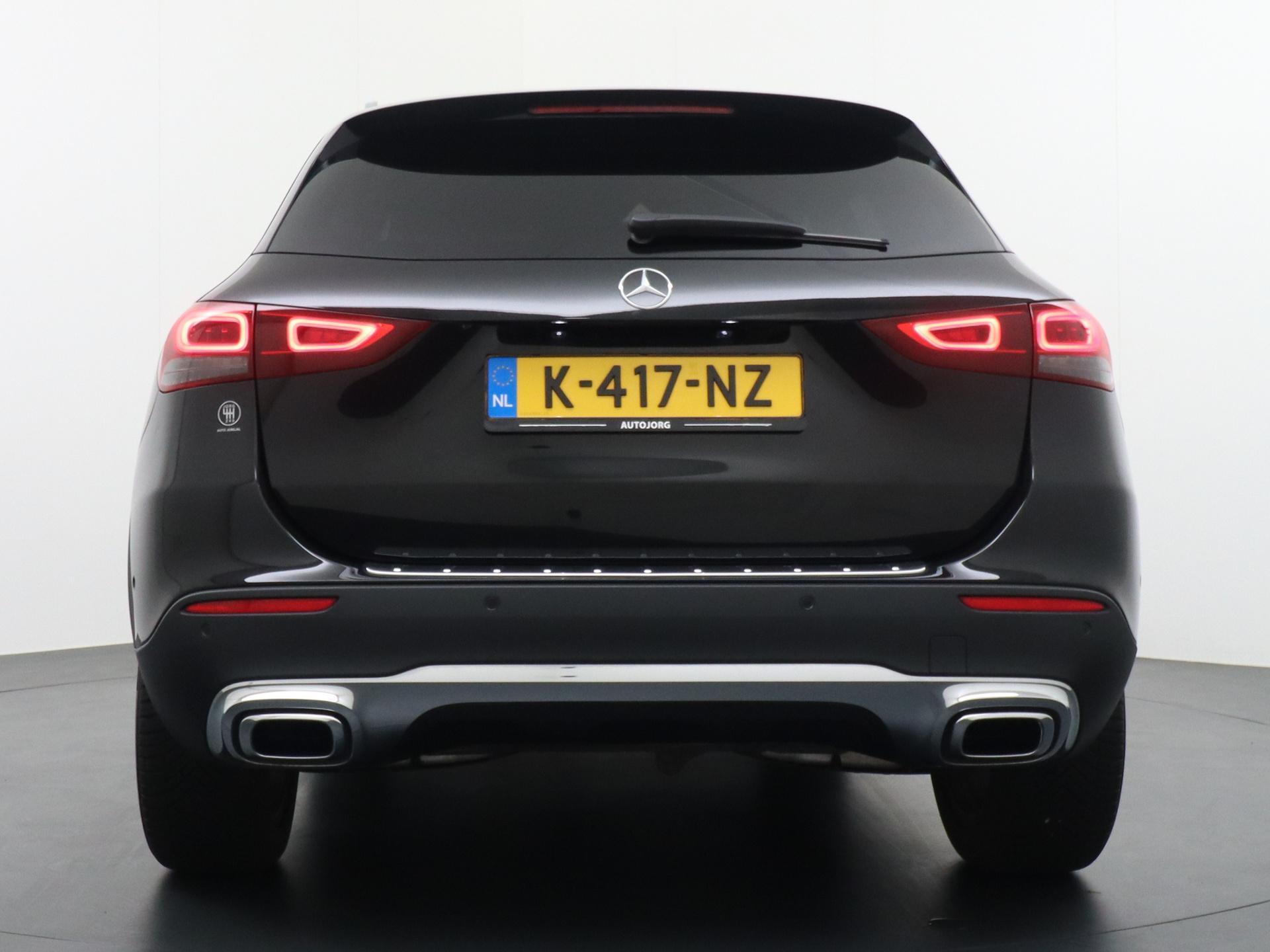 Mercedes-Benz GLA 200 Business Solution Luxury 46