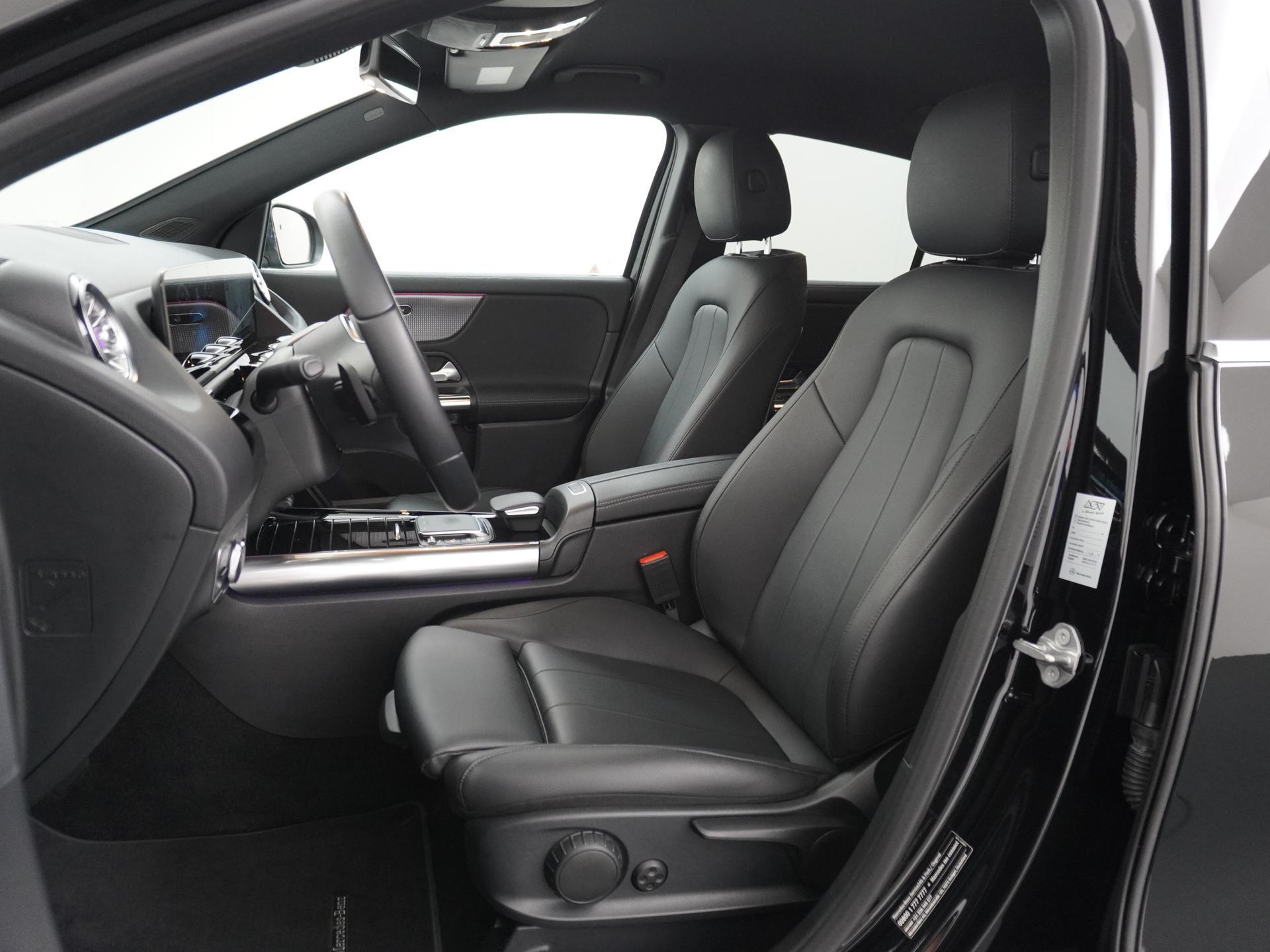 Mercedes-Benz GLA 200 Business Solution Luxury 8