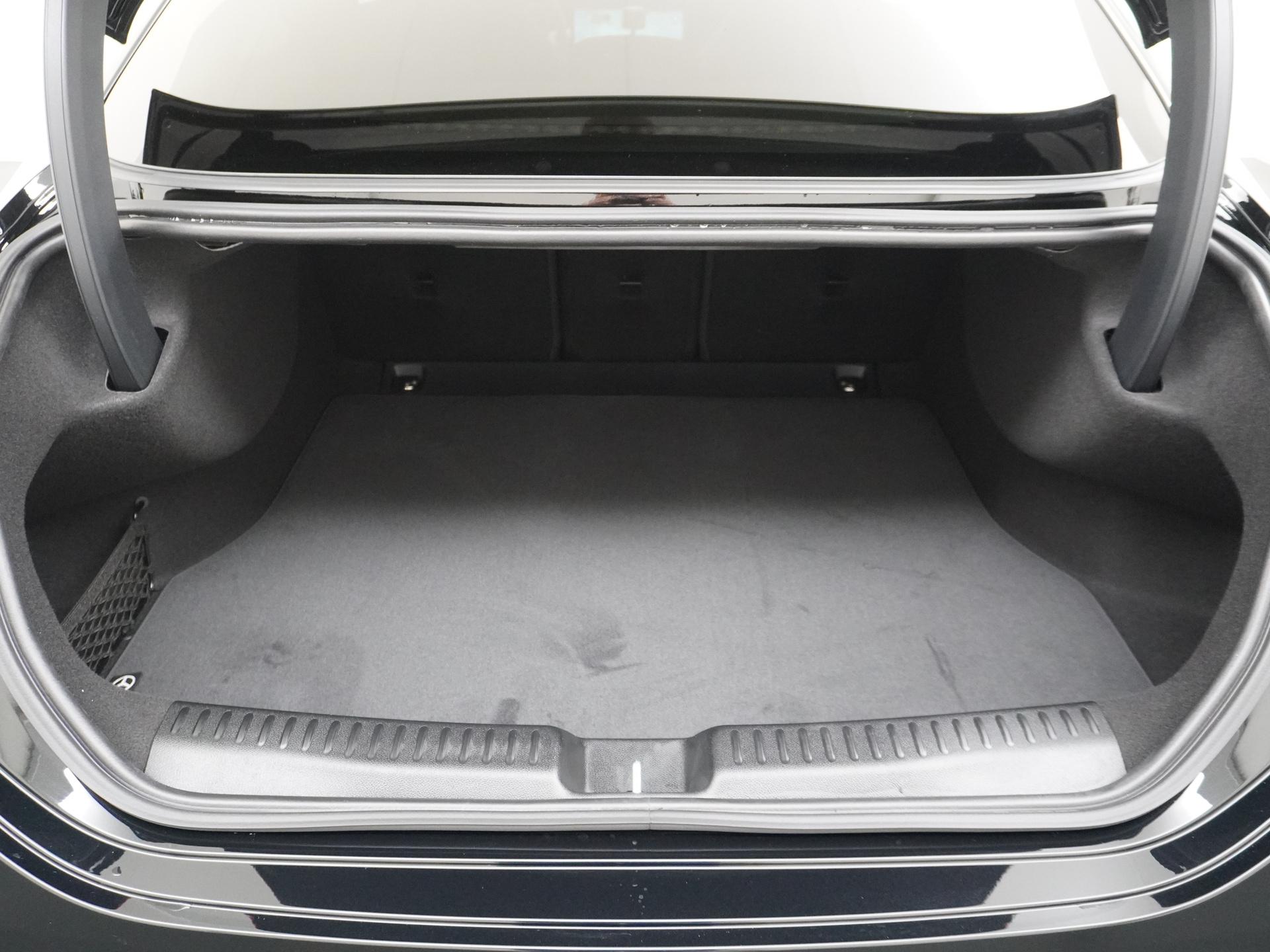 Mercedes-Benz CLA-Klasse 250+ Launch Edition 85 kWh Accu 12