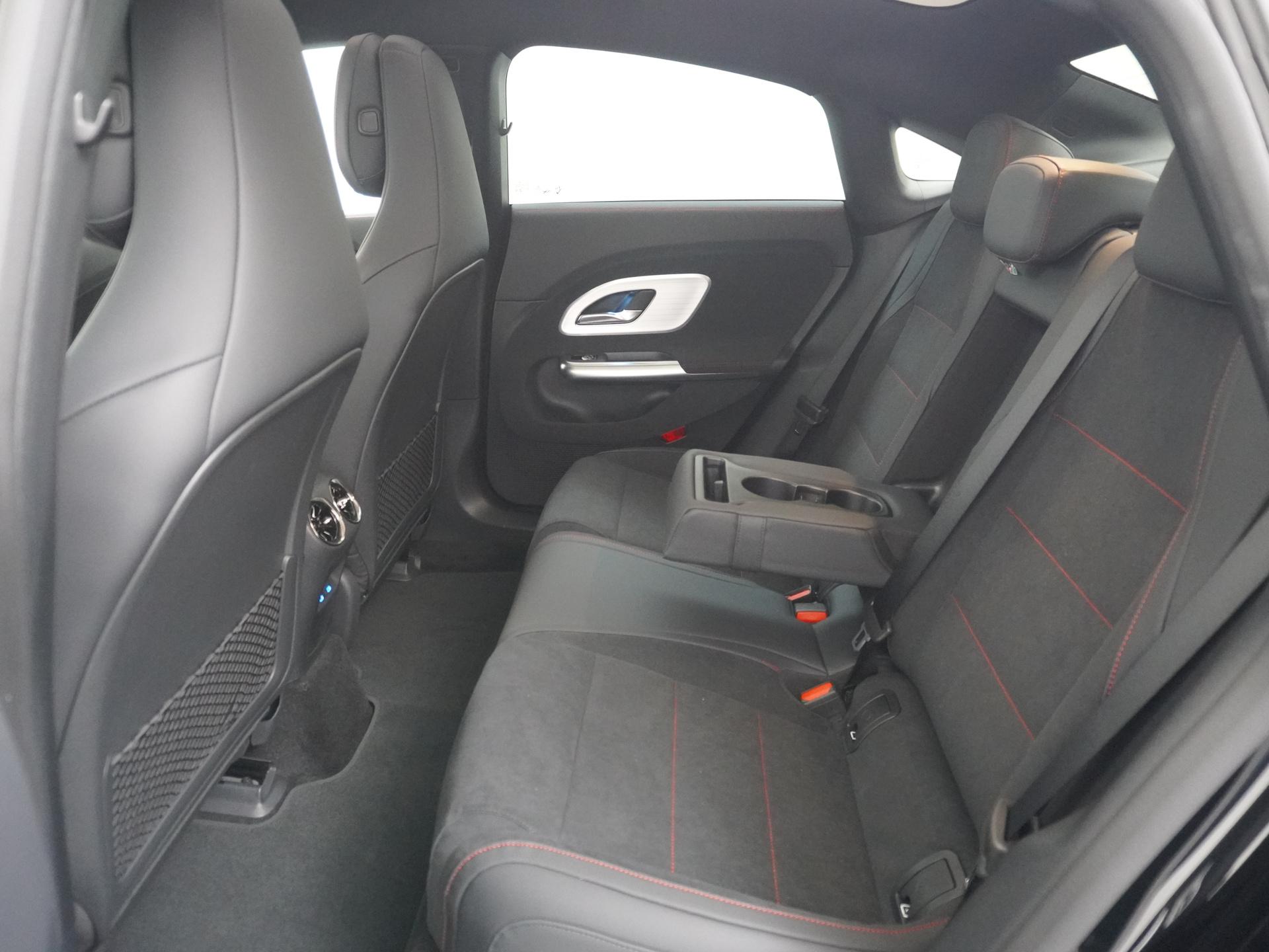 Mercedes-Benz CLA-Klasse 250+ Launch Edition 85 kWh Accu 22