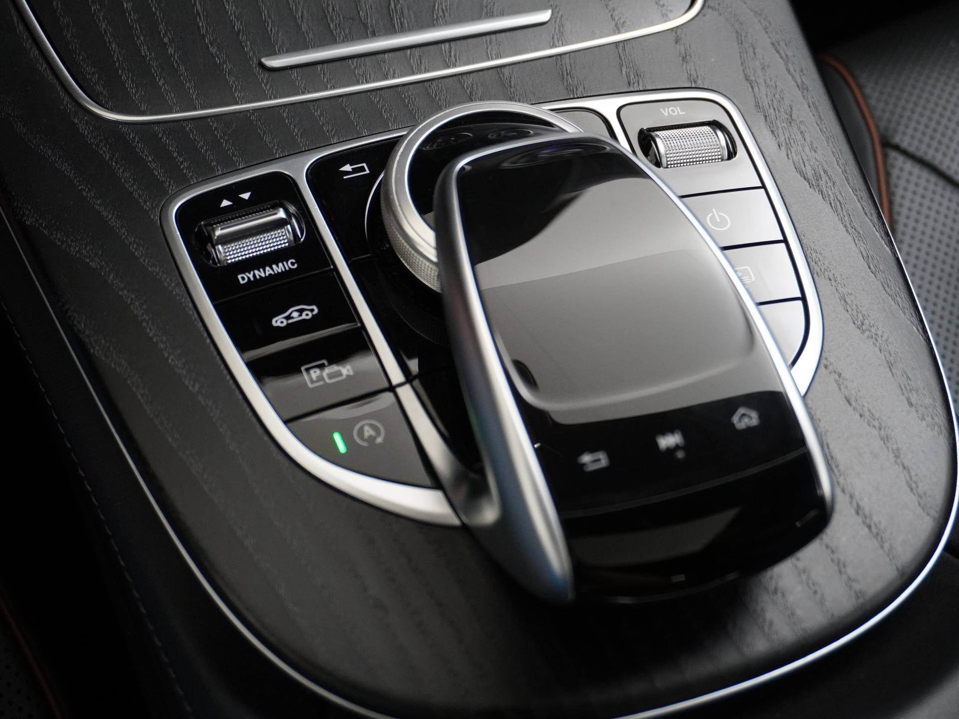 Mercedes-Benz CLS-Klasse 450 4MATIC Premium Plus 38