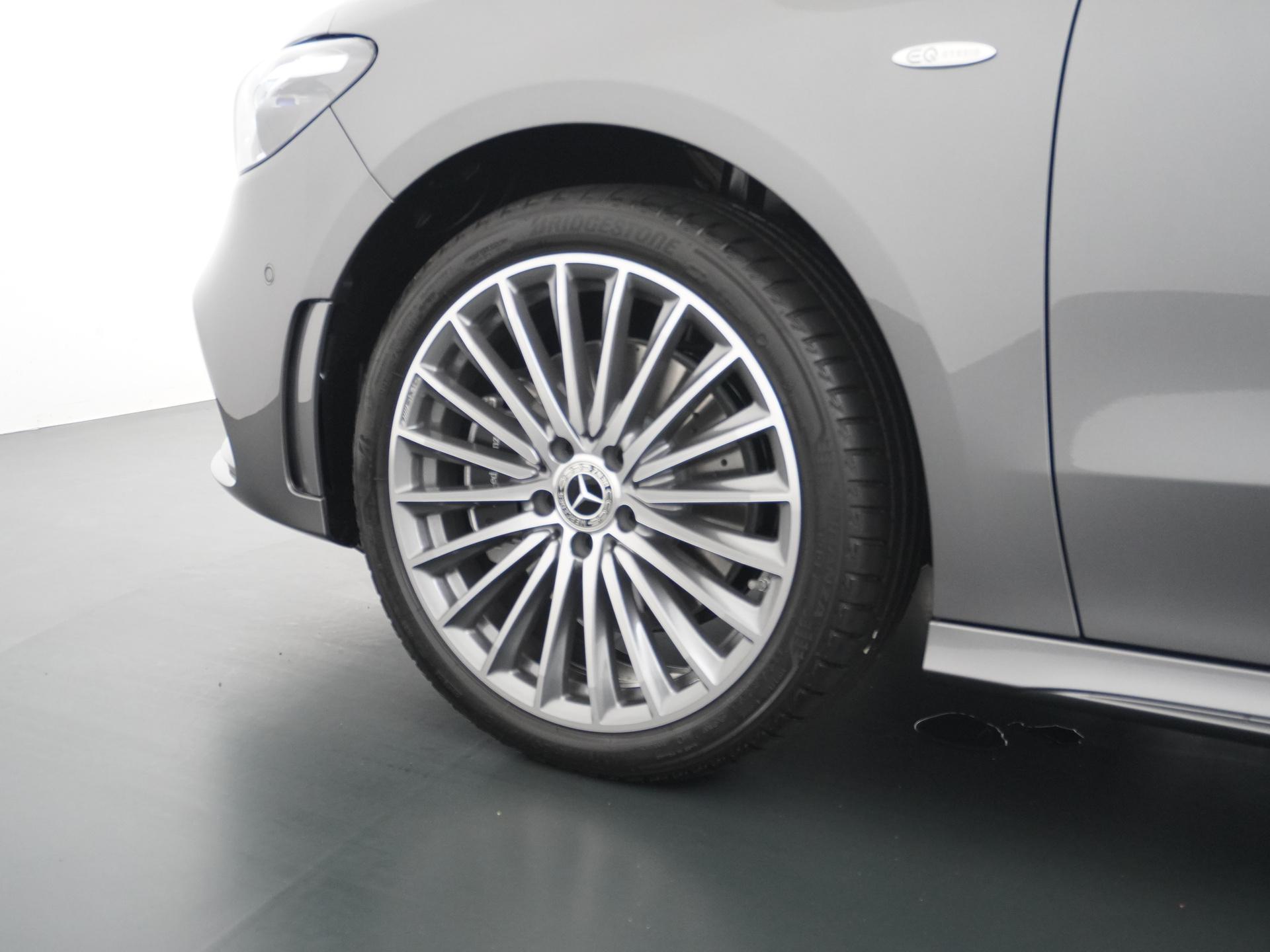 Mercedes-Benz B-Klasse 250 e Business Solution AMG 16