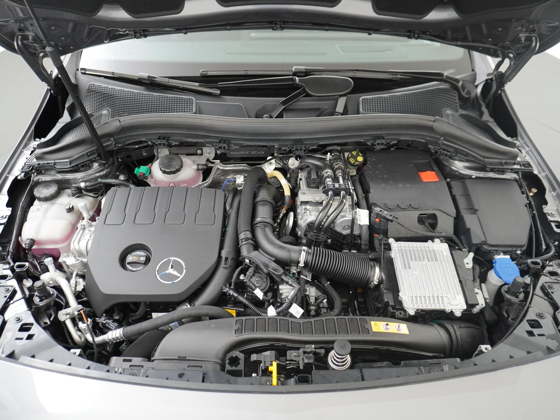 Mercedes-Benz B-Klasse 250 e Business Solution AMG 18