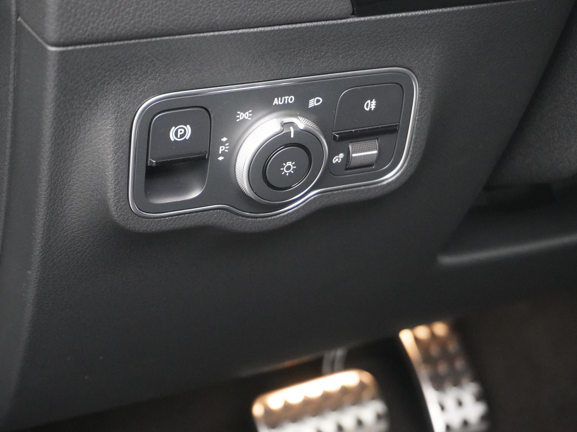 Mercedes-Benz B-Klasse 250 e Business Solution AMG 22