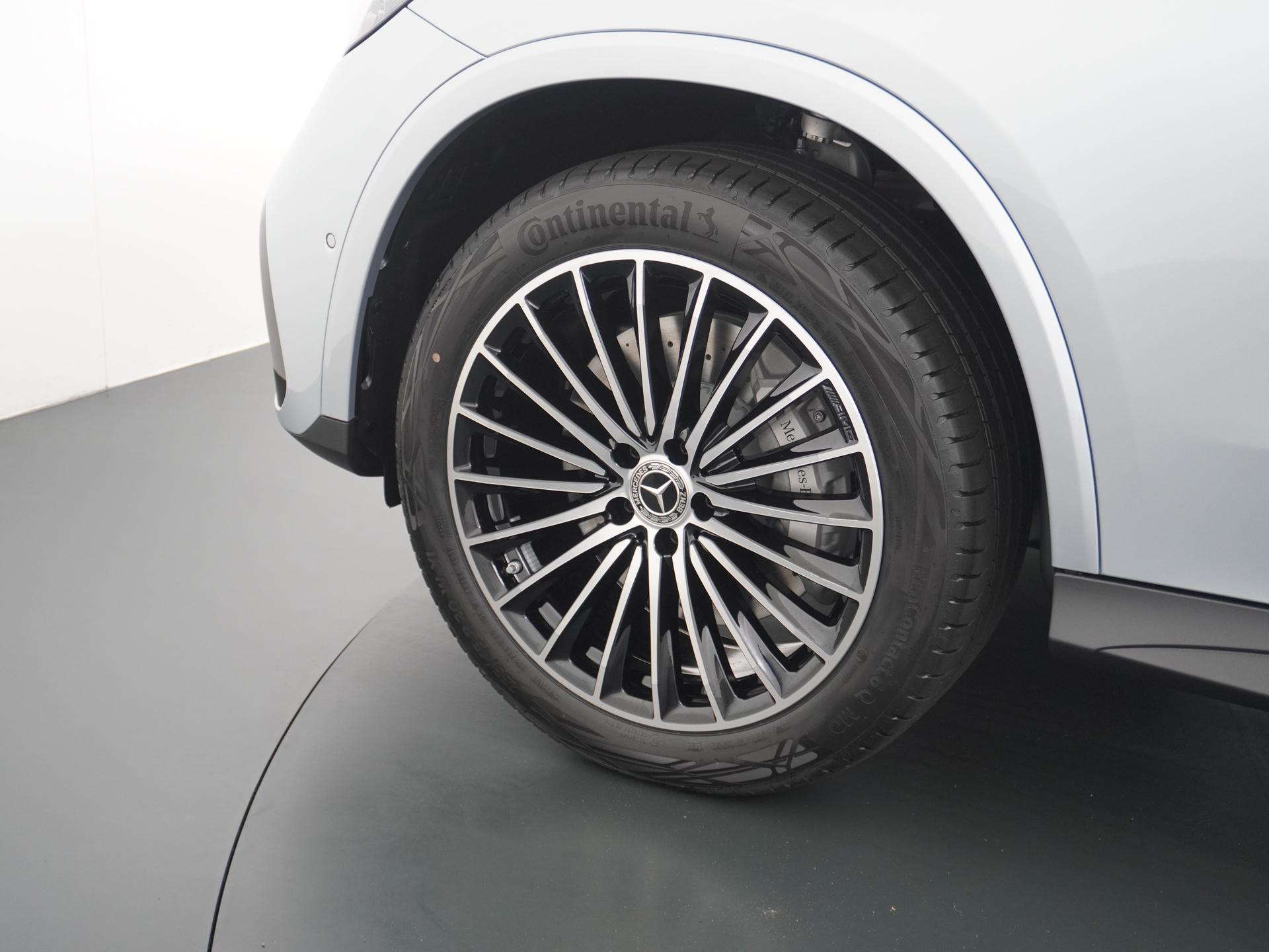 Mercedes-Benz GLC 300e 4MATIC Sport Edition 16