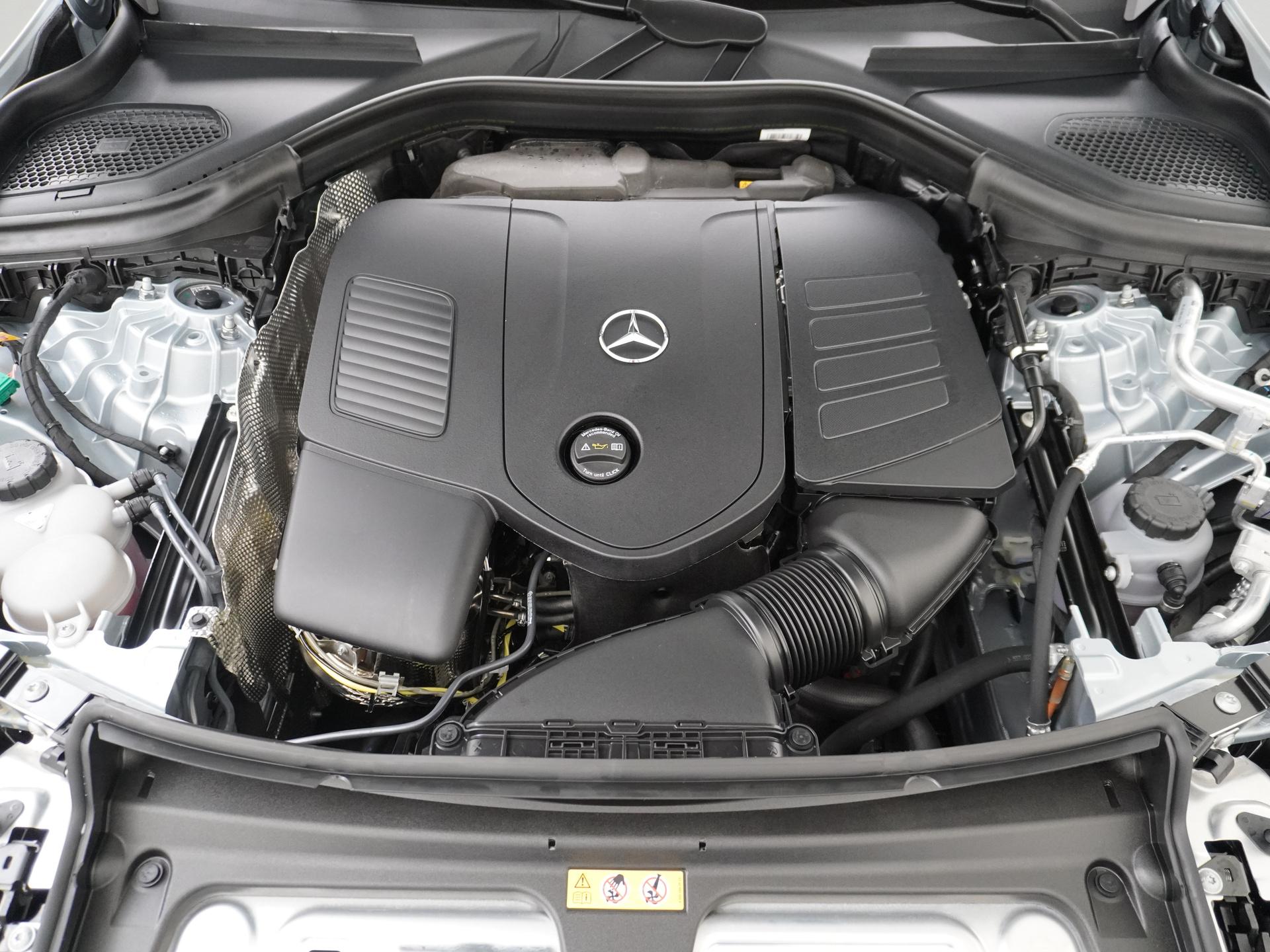 Mercedes-Benz GLC 300e 4MATIC Sport Edition 18