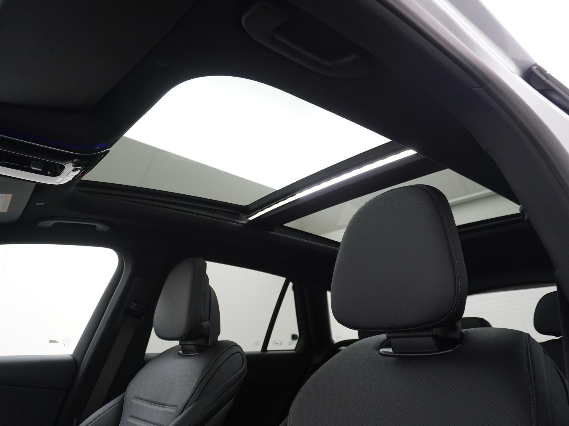 Mercedes-Benz GLC 300e 4MATIC Sport Edition 23