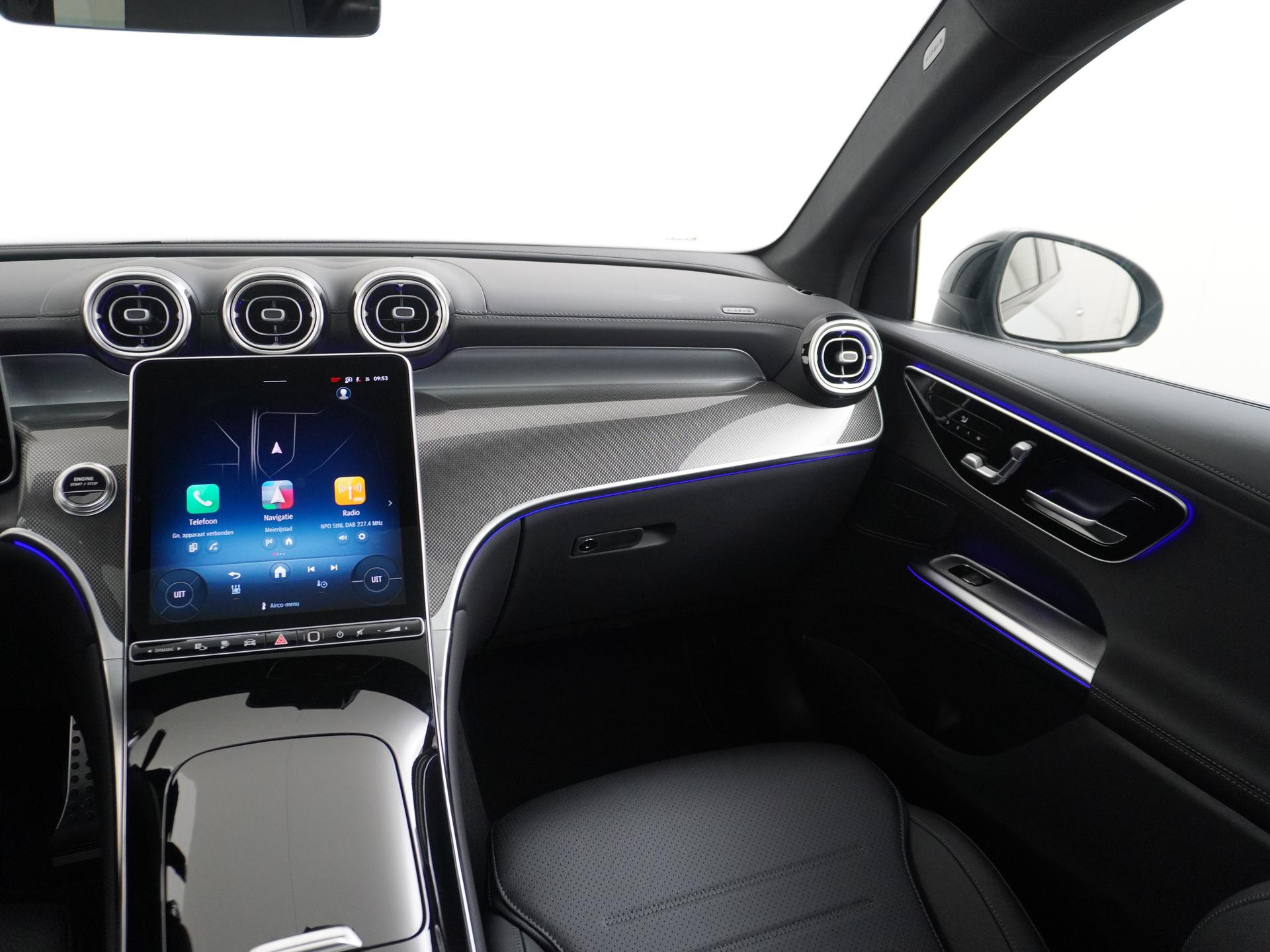 Mercedes-Benz GLC 300e 4MATIC Sport Edition 30