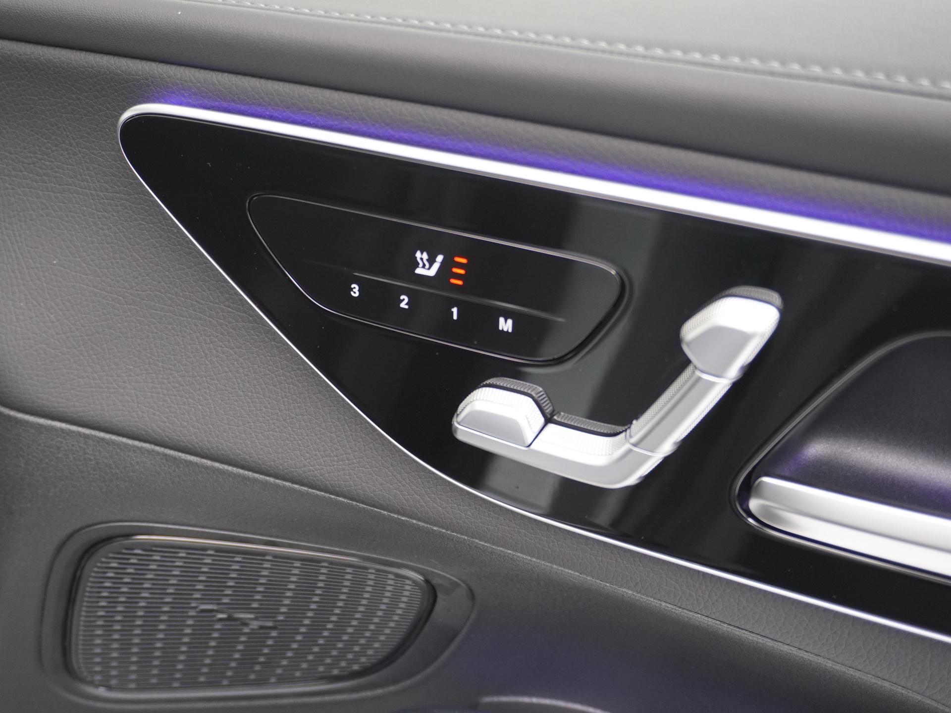 Mercedes-Benz GLC 300e 4MATIC Sport Edition 52