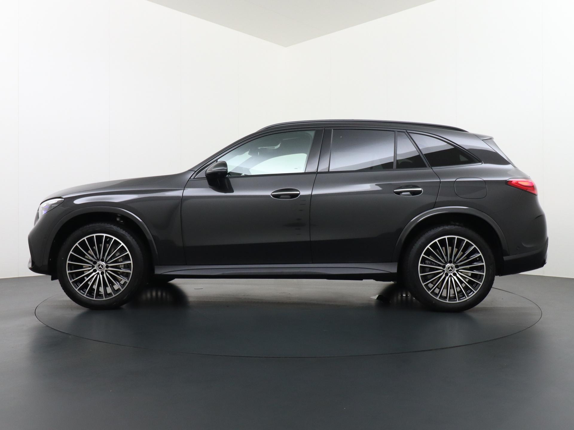 Mercedes-Benz GLC 300e 4MATIC Sport Edition 1