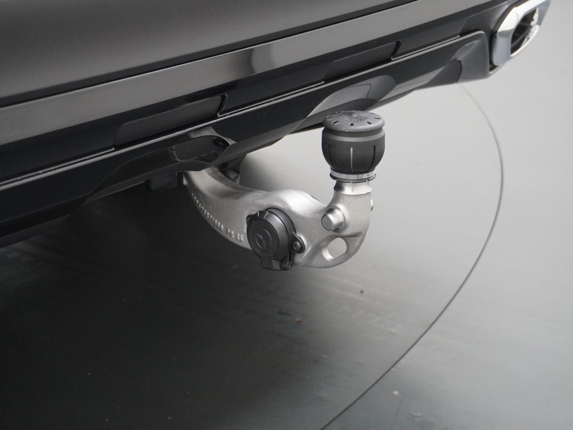 Mercedes-Benz GLC 300e 4MATIC Sport Edition 12