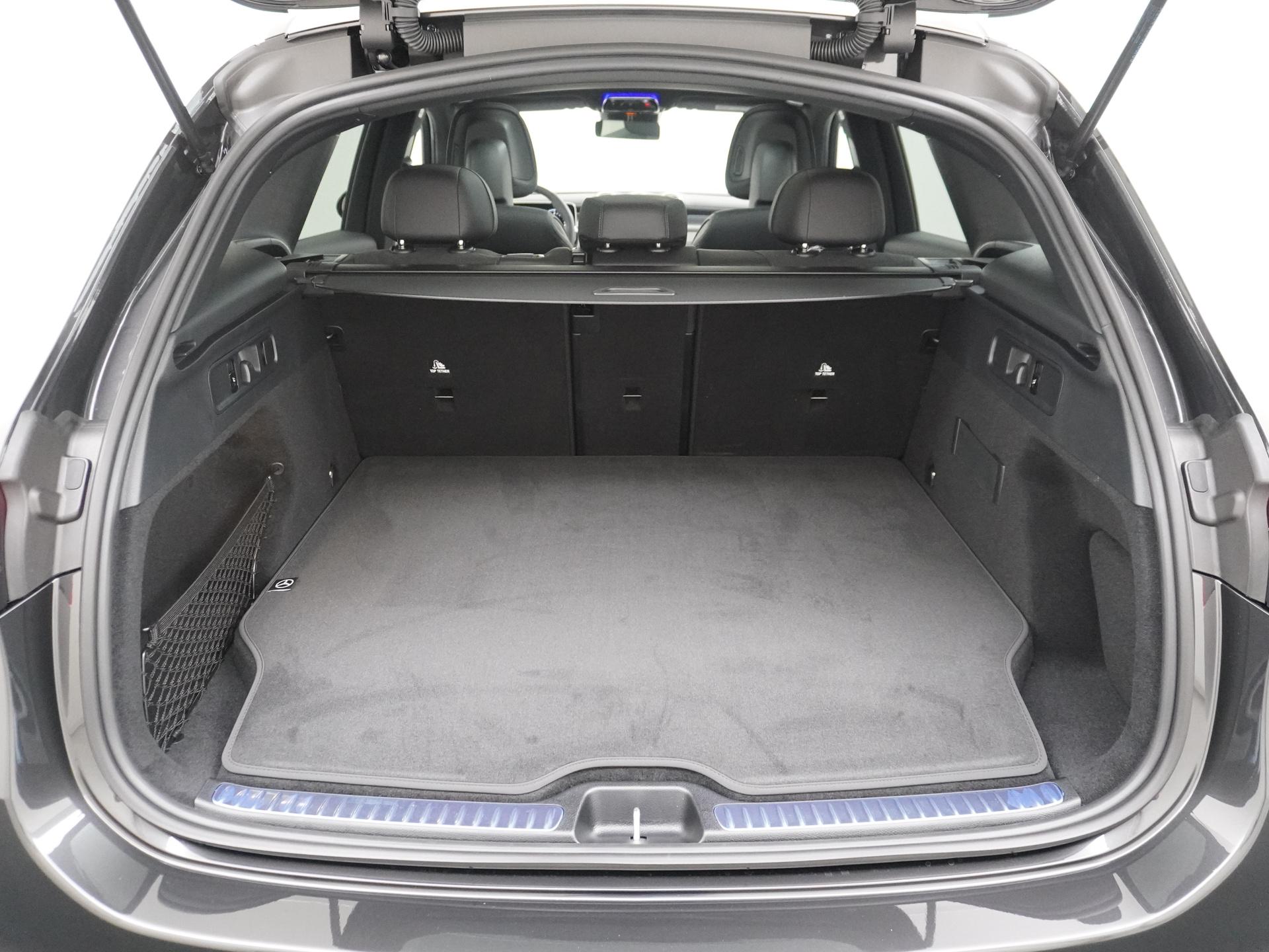 Mercedes-Benz GLC 300e 4MATIC Sport Edition 13