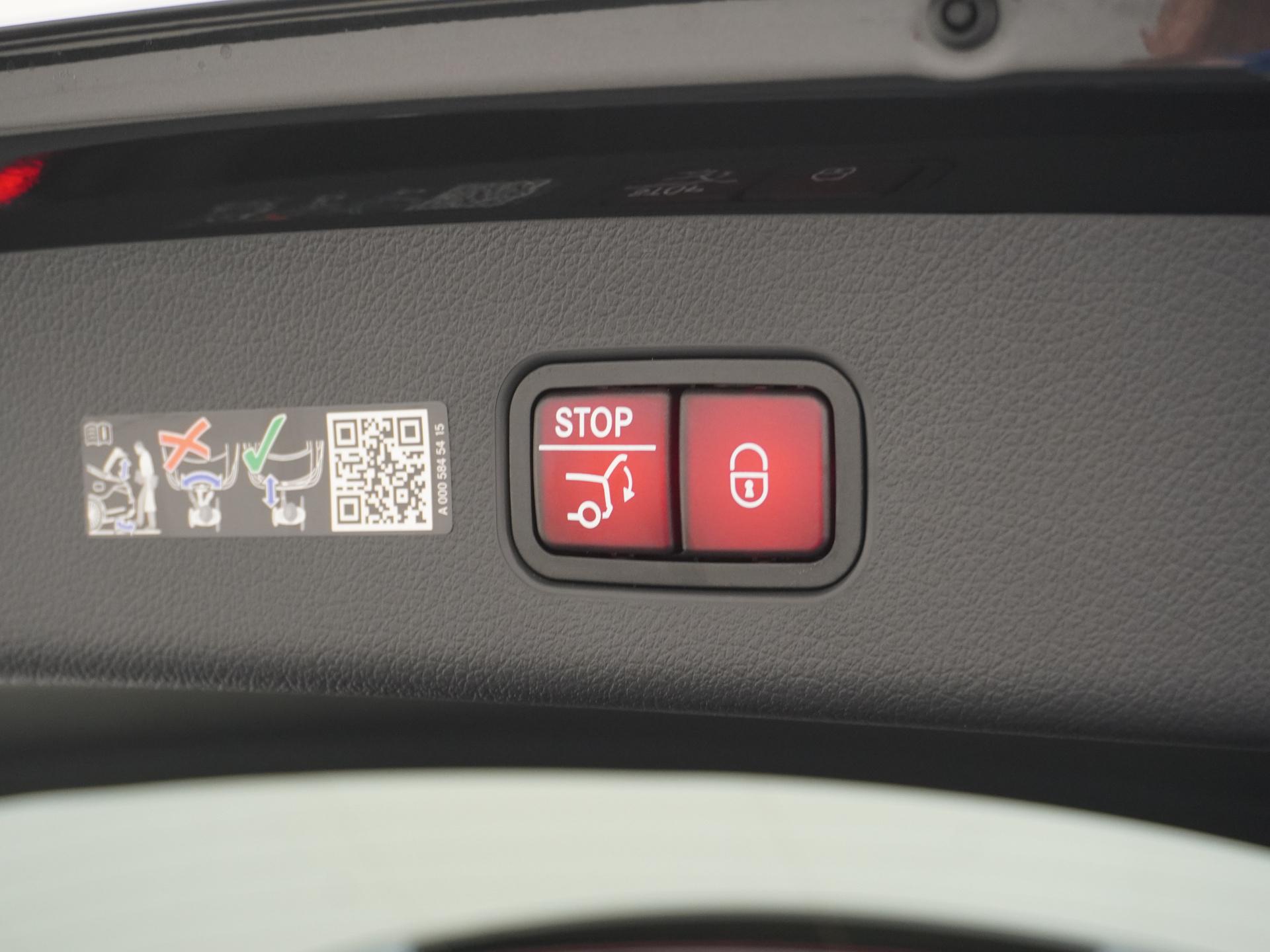 Mercedes-Benz GLC 300e 4MATIC Sport Edition 14