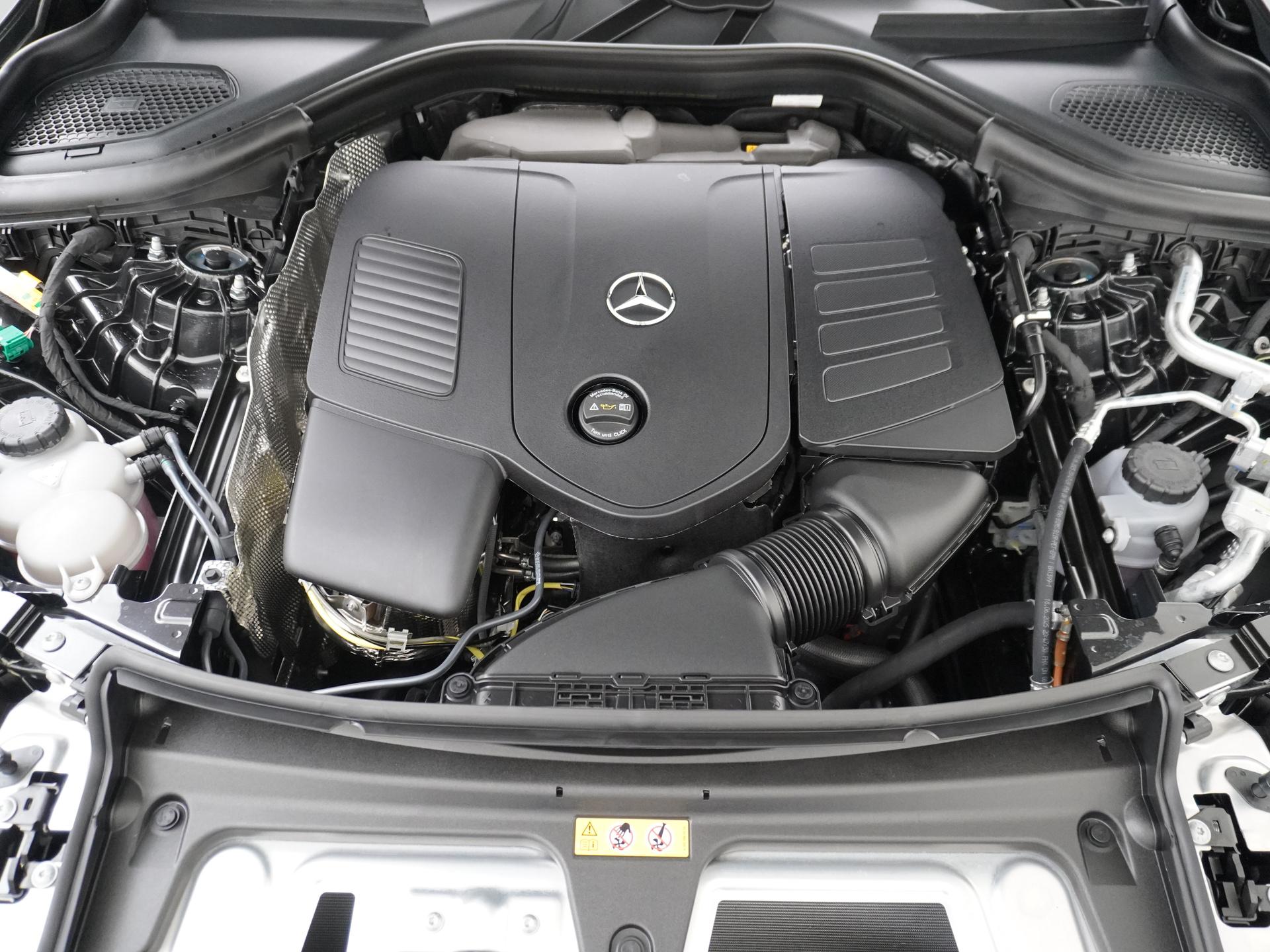 Mercedes-Benz GLC 300e 4MATIC Sport Edition 18