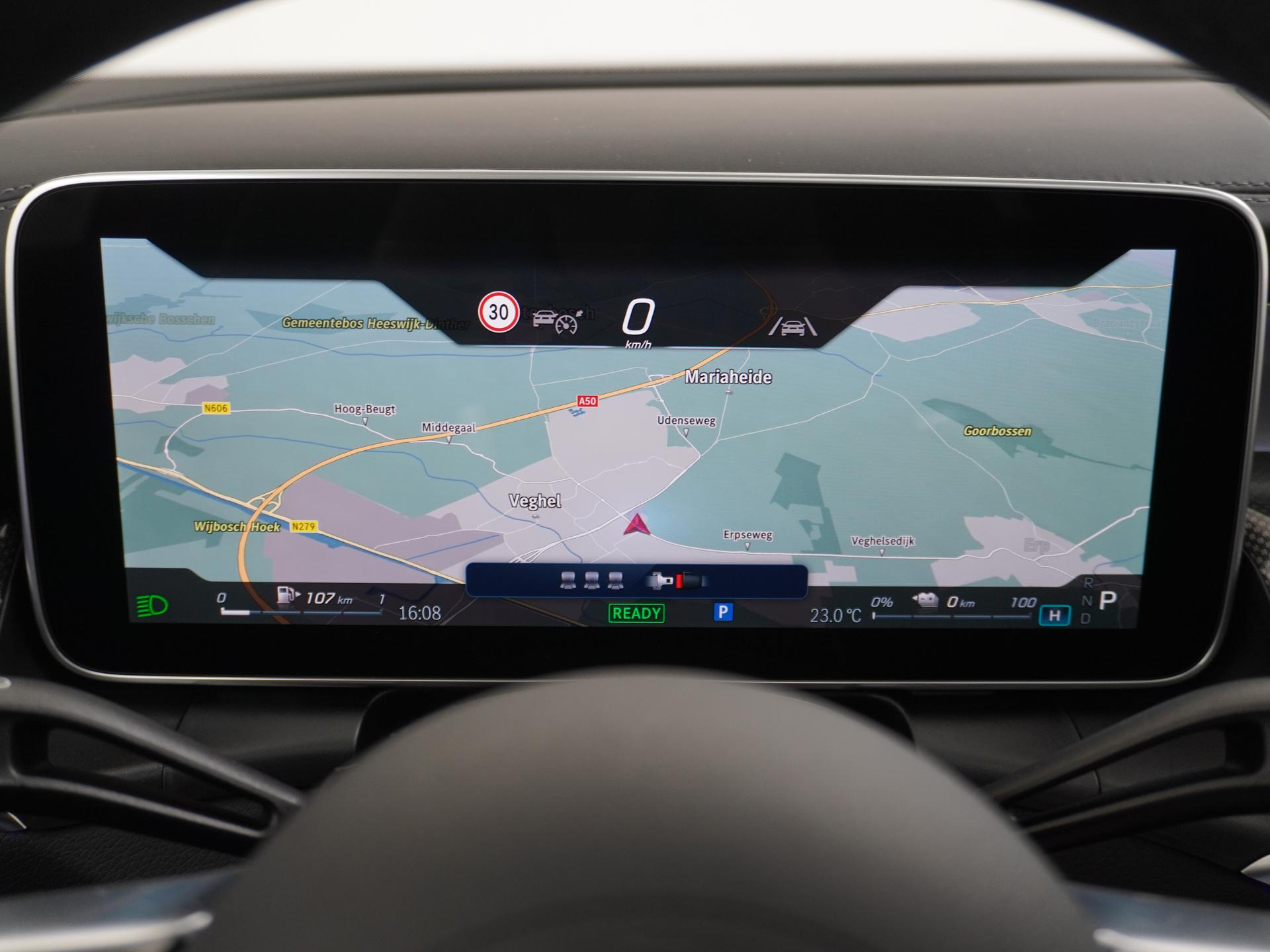 Mercedes-Benz GLC 300e 4MATIC Sport Edition 36