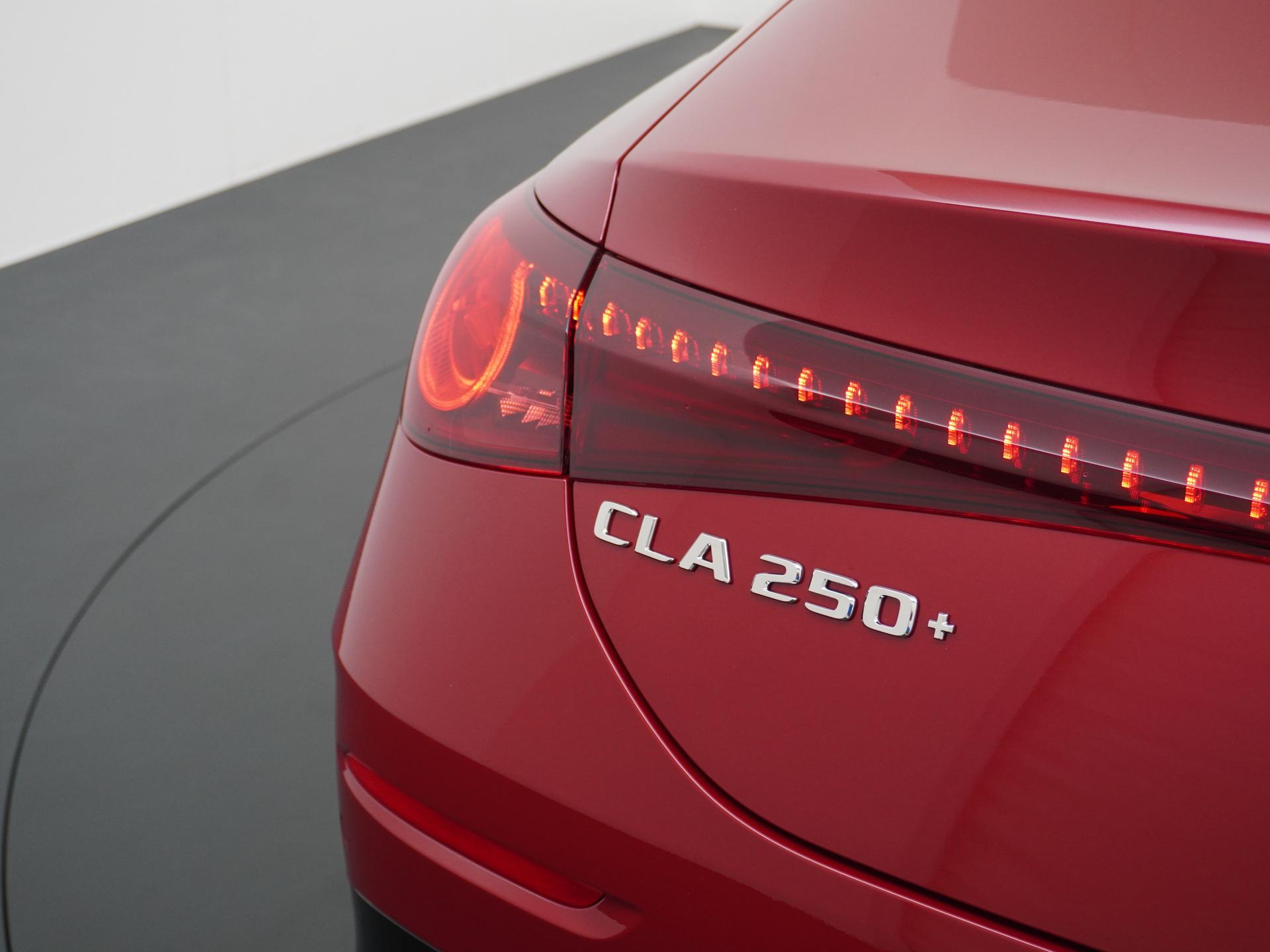 Mercedes-Benz CLA-Klasse 250+ Launch Edition 85 kWh Accu 11