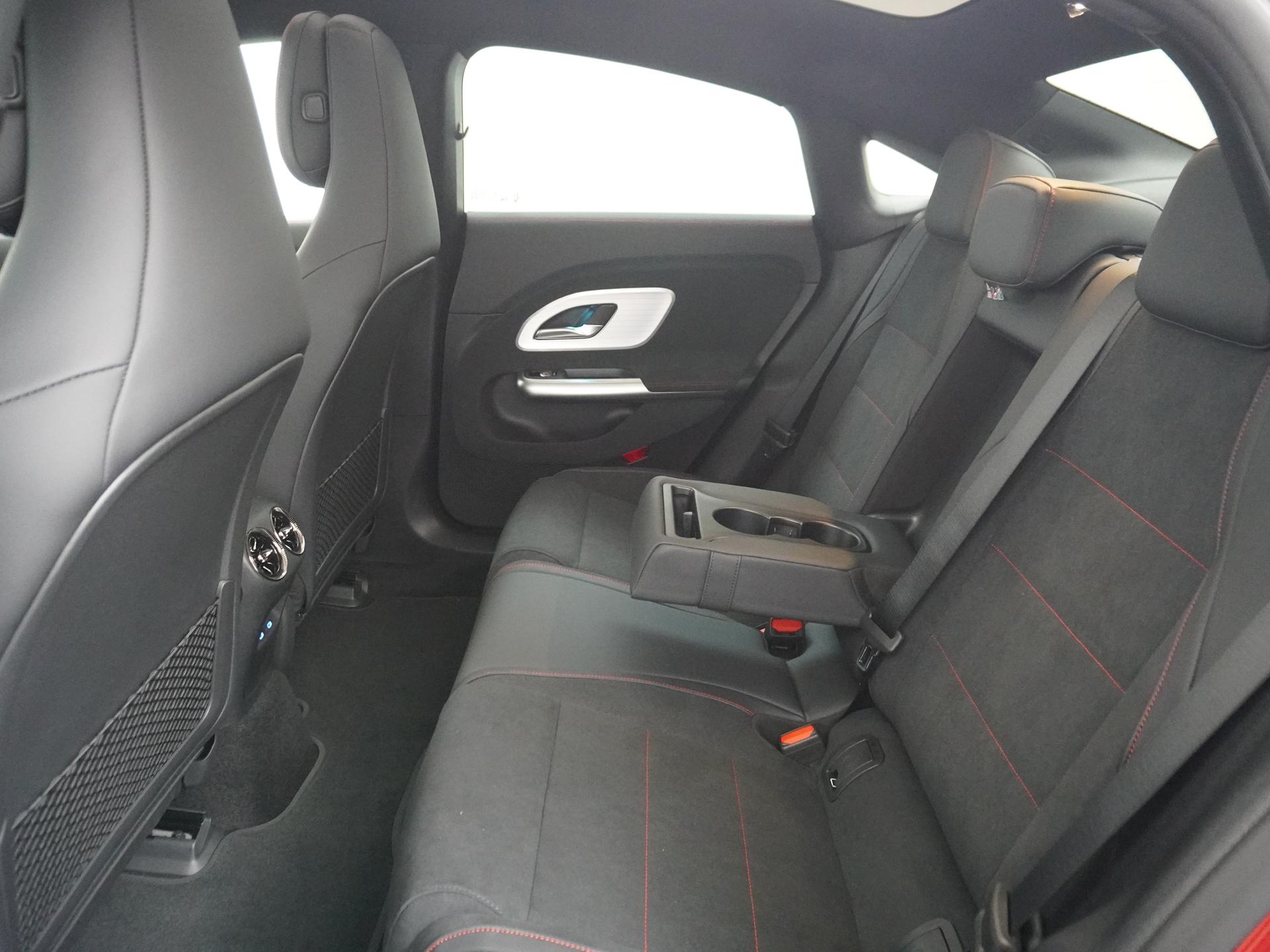 Mercedes-Benz CLA-Klasse 250+ Launch Edition 85 kWh Accu 24