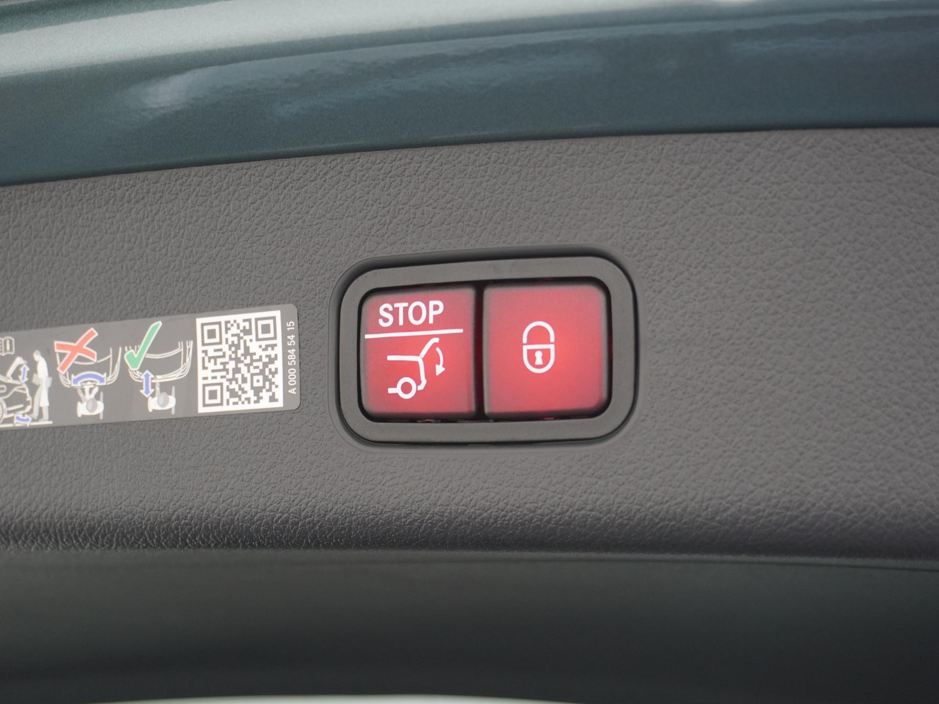 Mercedes-Benz GLC 300e 4MATIC Sport Edition 13