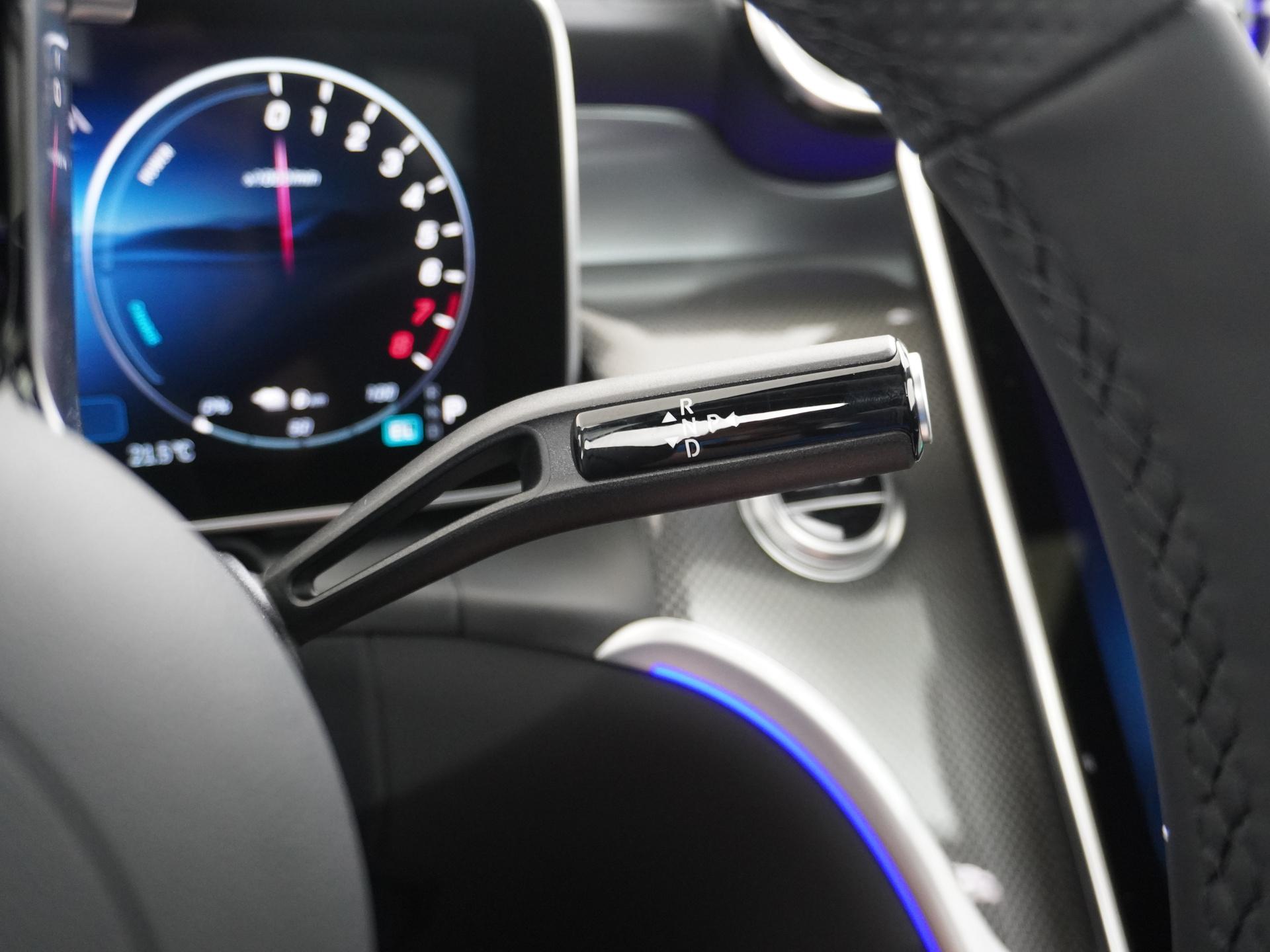 Mercedes-Benz GLC 300e 4MATIC Sport Edition 30