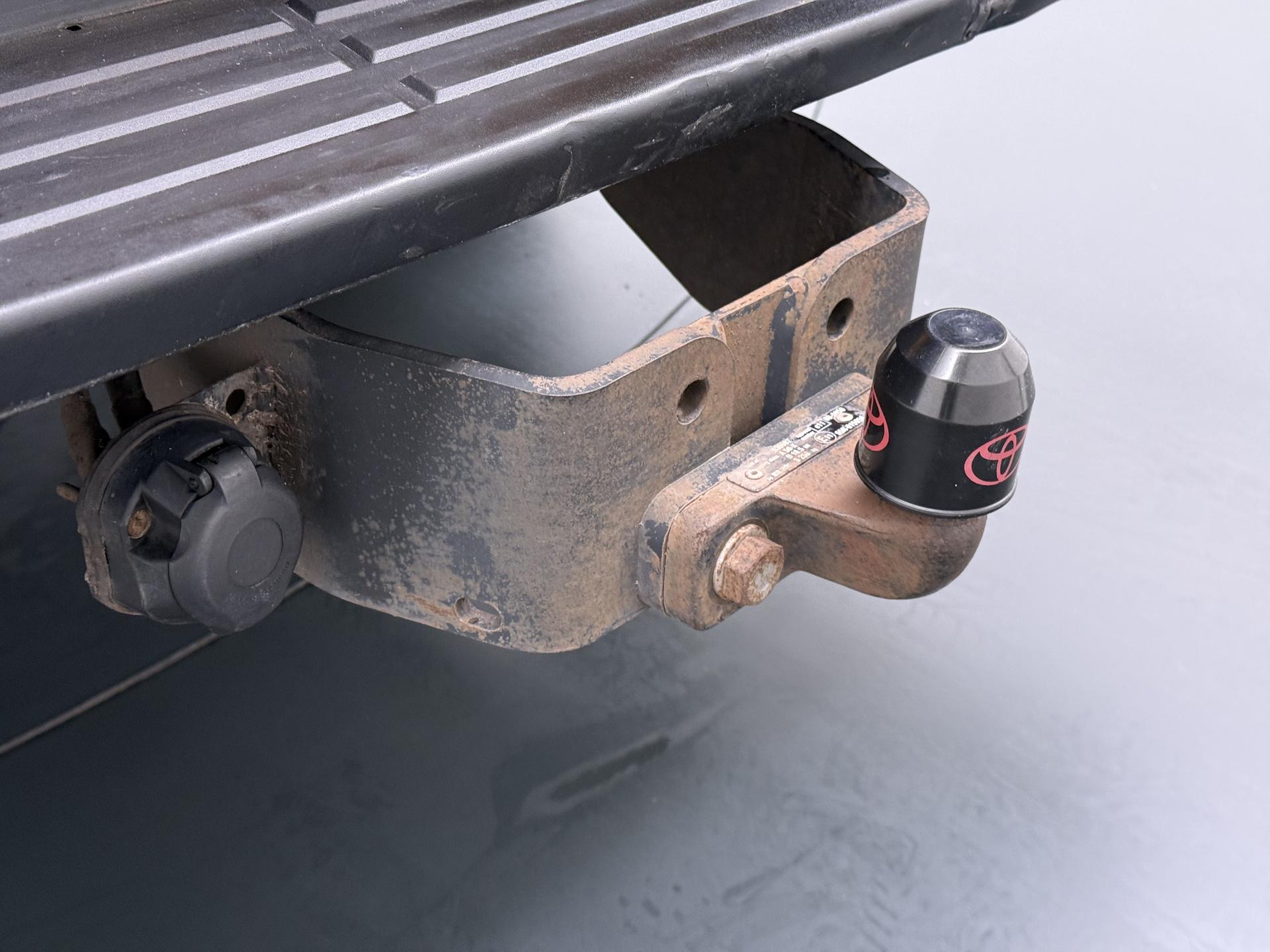 Toyota HiLux 2.4 D-4D-F 4WD 4x4 Xtra Cab Challenger 18