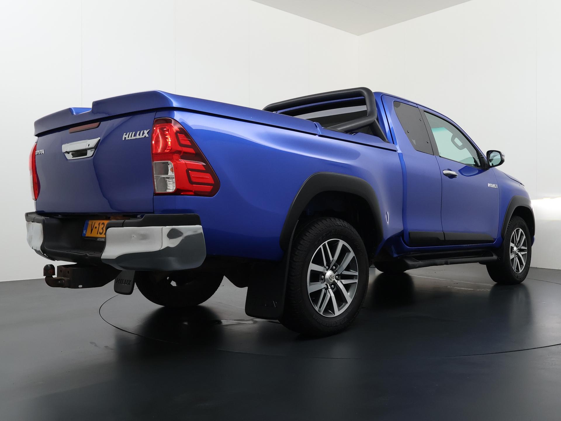 Toyota HiLux 2.4 D-4D-F 4WD 4x4 Xtra Cab Challenger 2