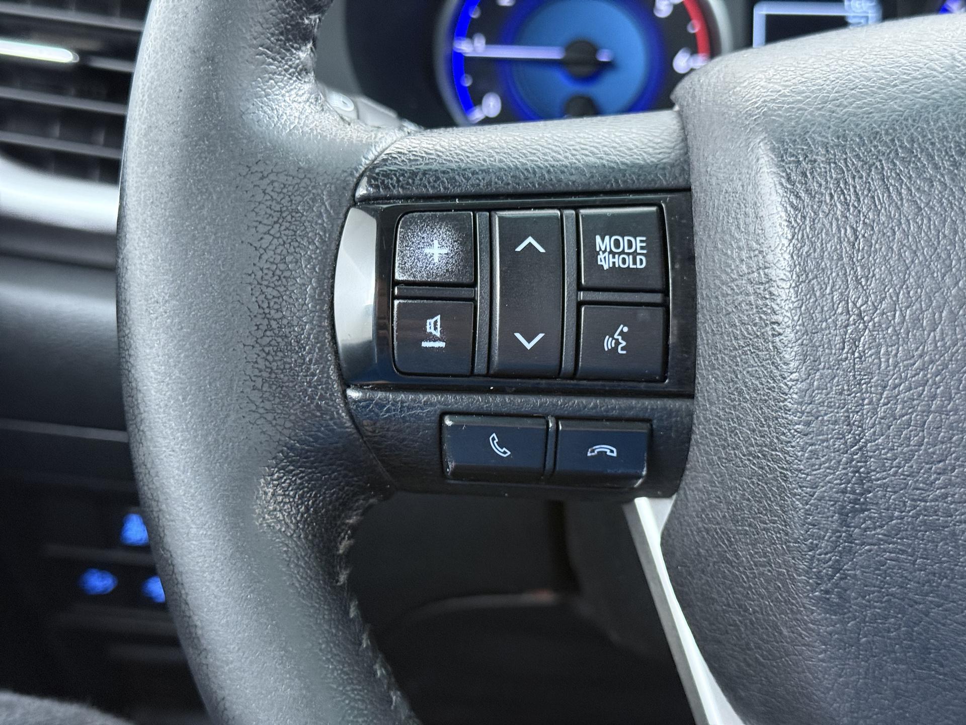 Toyota HiLux 2.4 D-4D-F 4WD 4x4 Xtra Cab Challenger 24