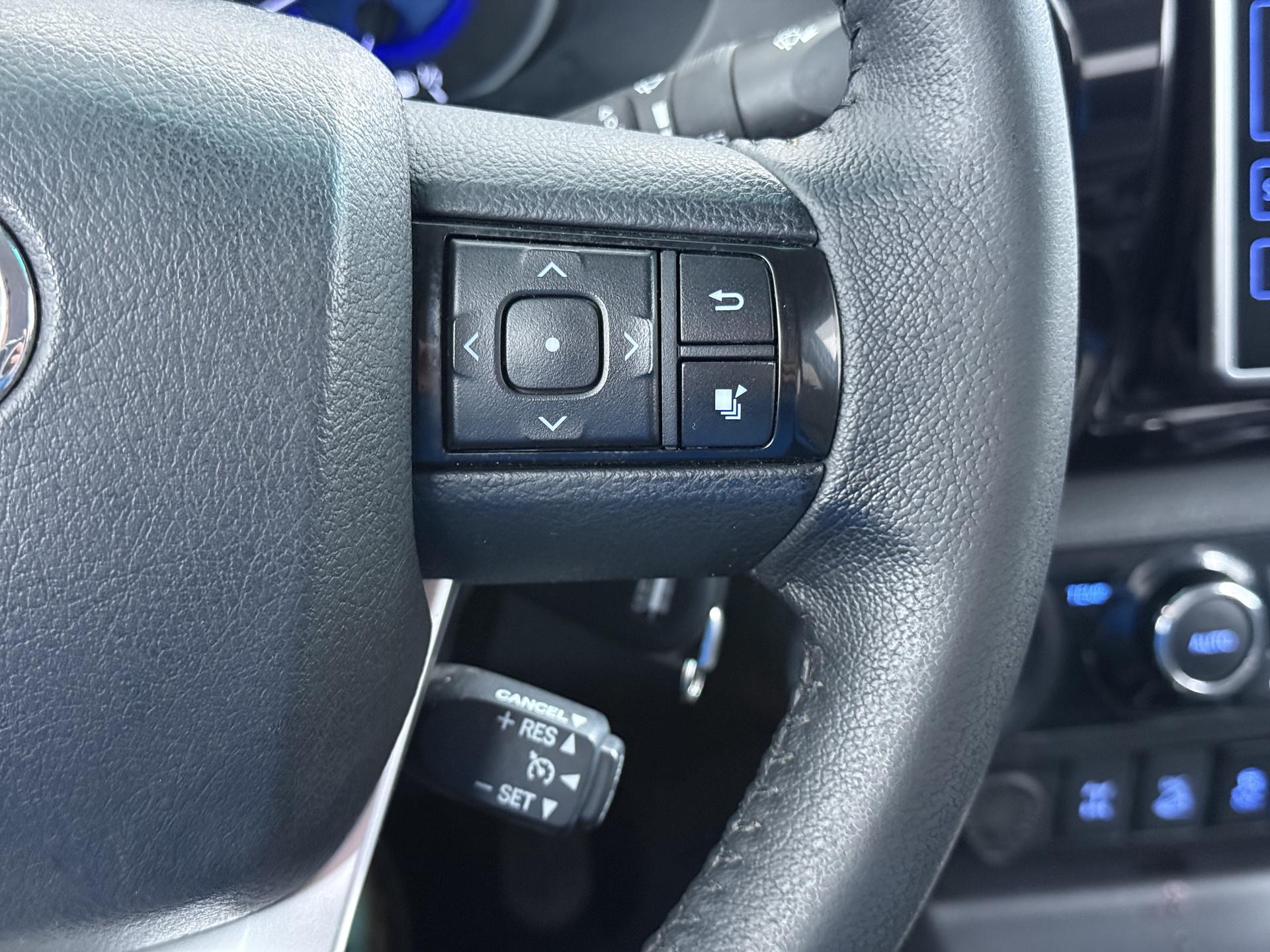 Toyota HiLux 2.4 D-4D-F 4WD 4x4 Xtra Cab Challenger 25