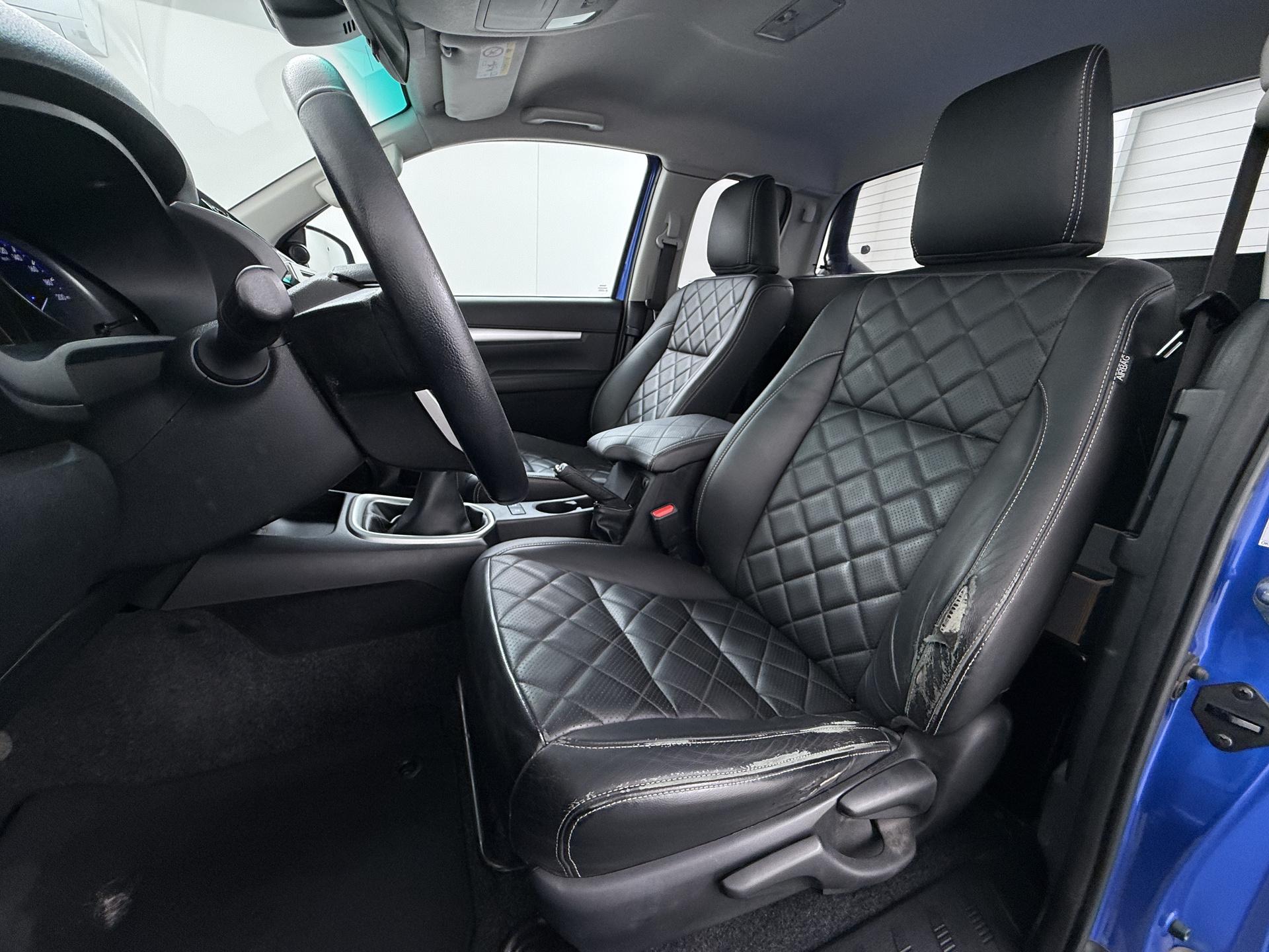 Toyota HiLux 2.4 D-4D-F 4WD 4x4 Xtra Cab Challenger 6