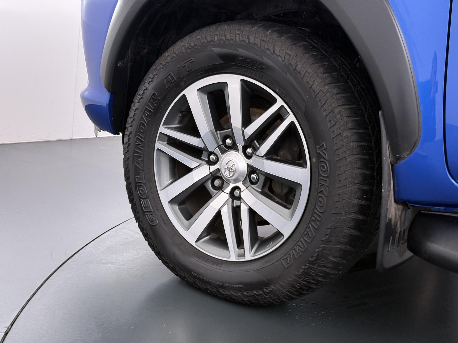 Toyota HiLux 2.4 D-4D-F 4WD 4x4 Xtra Cab Challenger 7