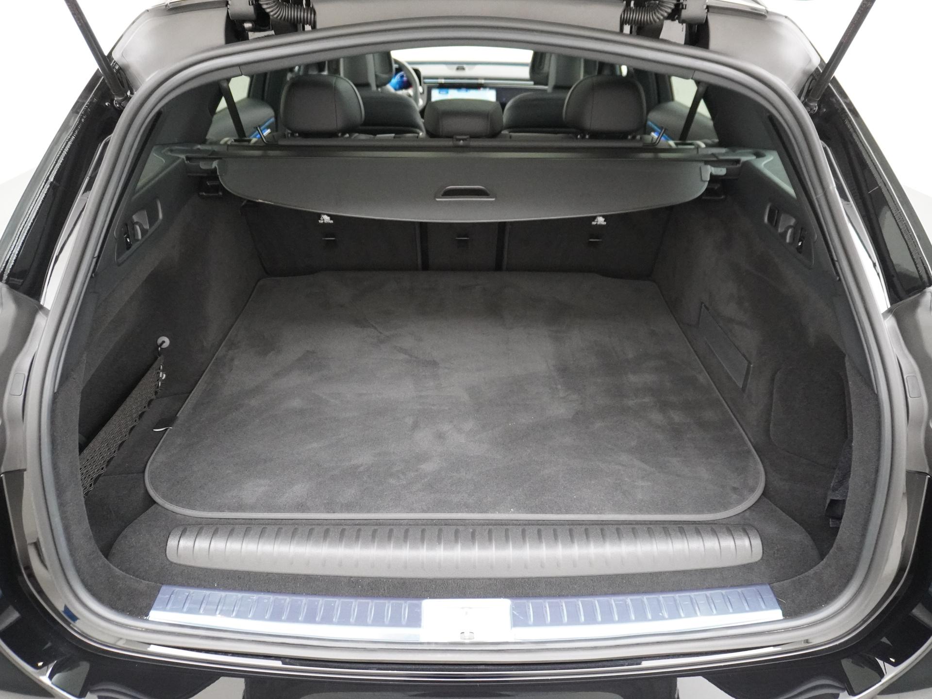 Mercedes-Benz E-Klasse Estate 300 e AMG Line 15