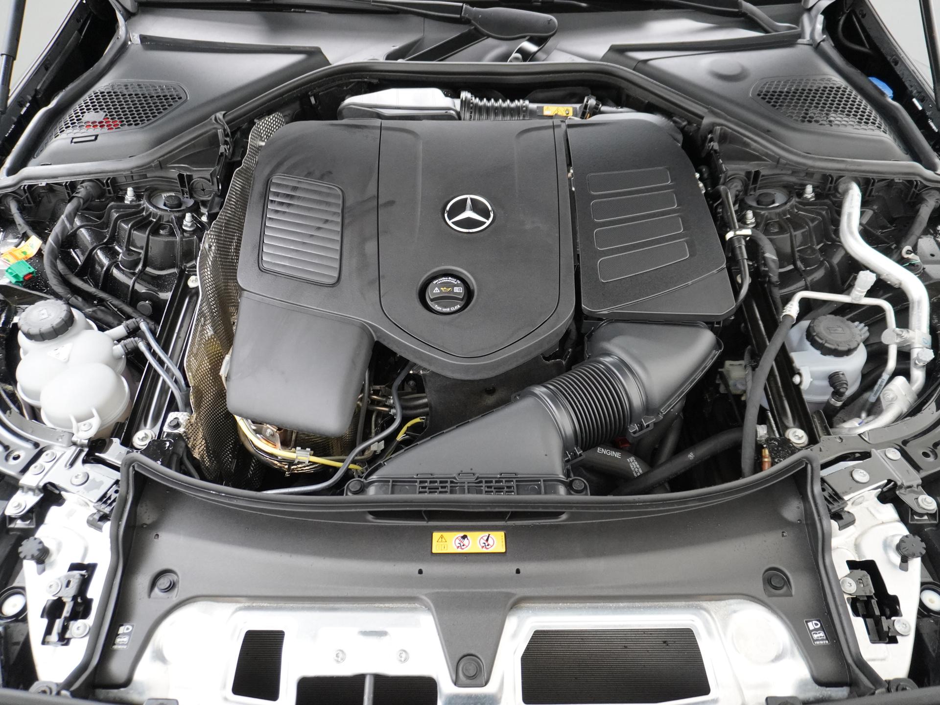 Mercedes-Benz E-Klasse Estate 300 e AMG Line 20