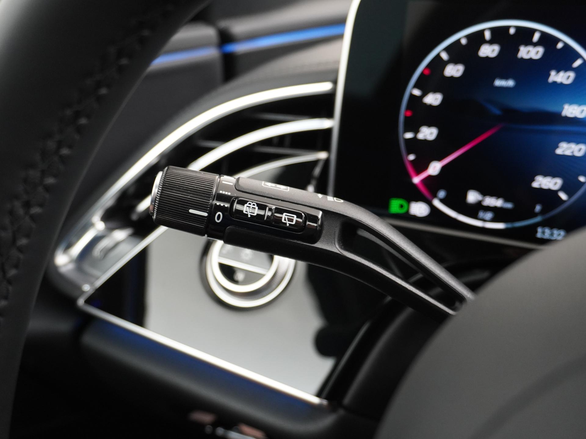 Mercedes-Benz E-Klasse Estate 300 e AMG Line 31