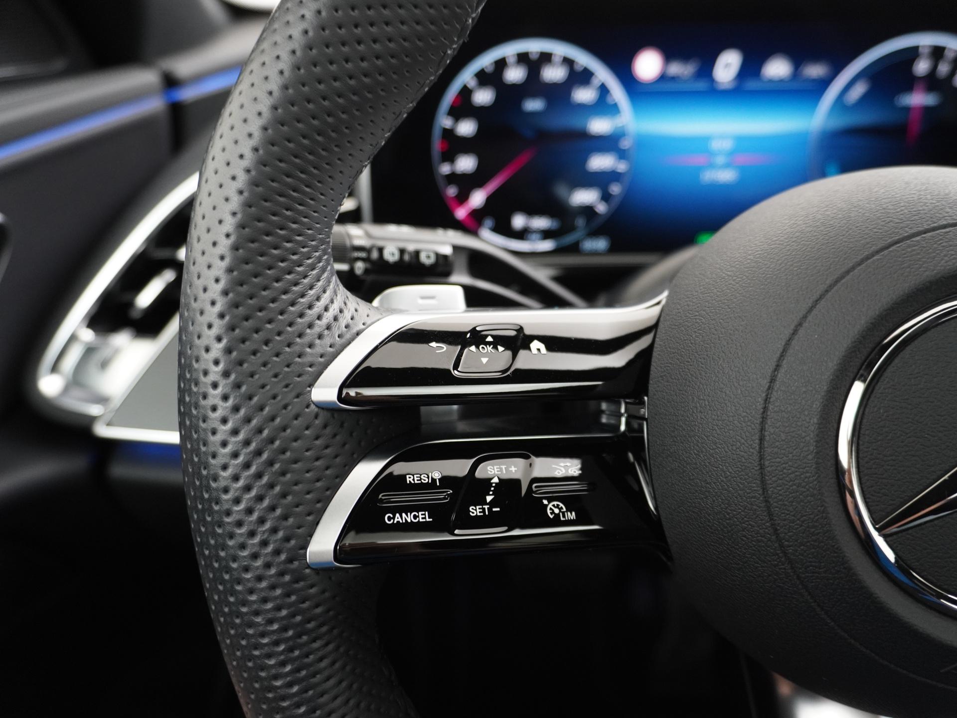 Mercedes-Benz E-Klasse Estate 300 e AMG Line 33