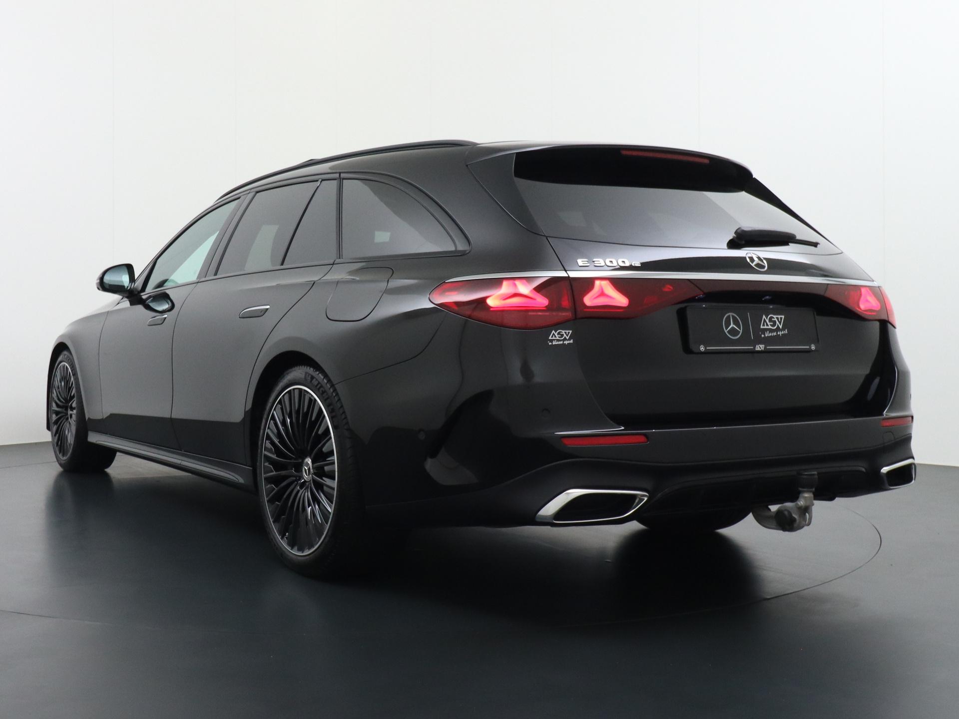 Mercedes-Benz E-Klasse Estate 300 e AMG Line 4