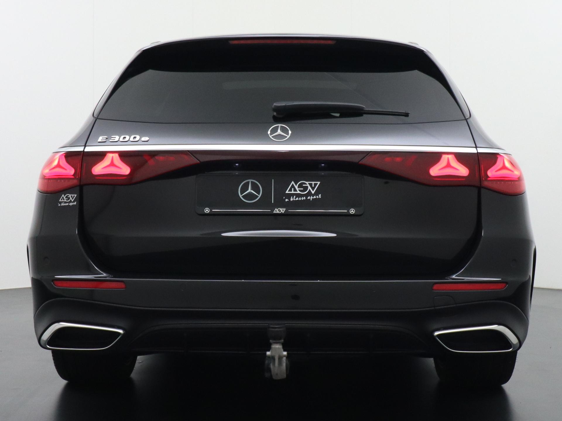 Mercedes-Benz E-Klasse Estate 300 e AMG Line 5