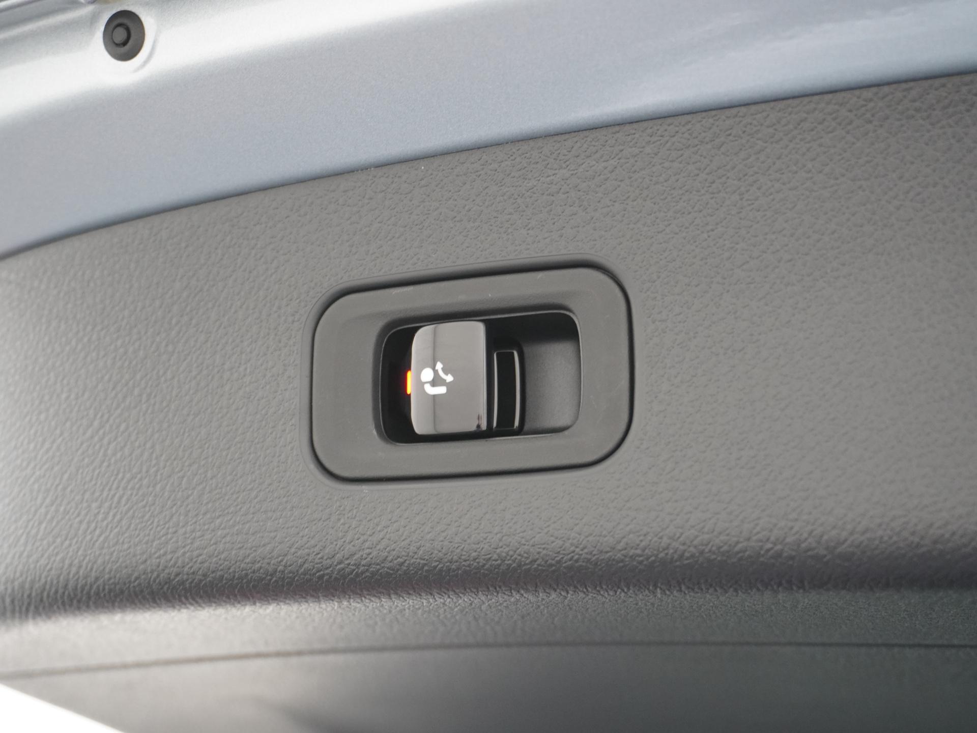 Mercedes-Benz GLC 300e 4MATIC Sport Edition 15