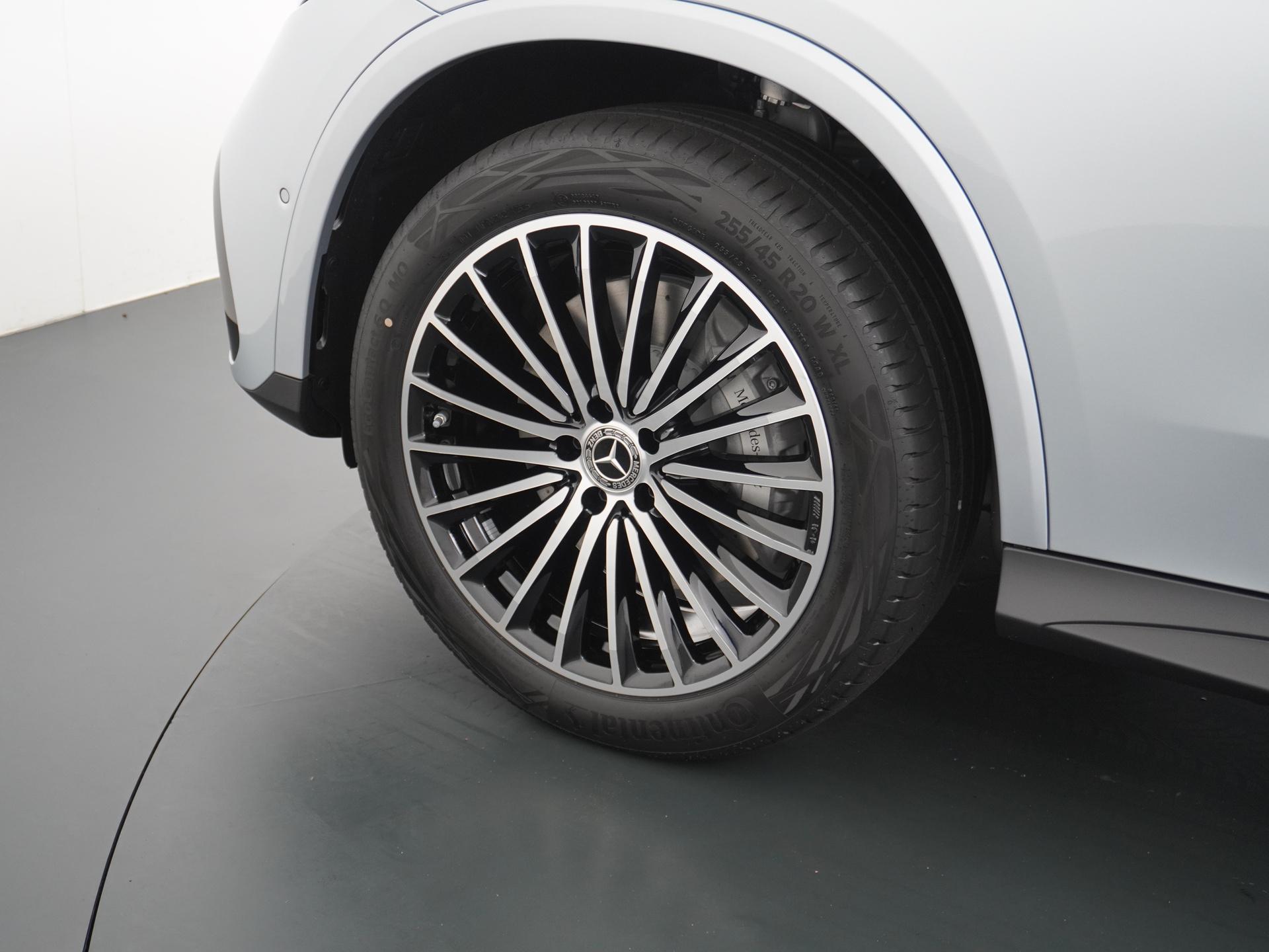 Mercedes-Benz GLC 300e 4MATIC Sport Edition 16