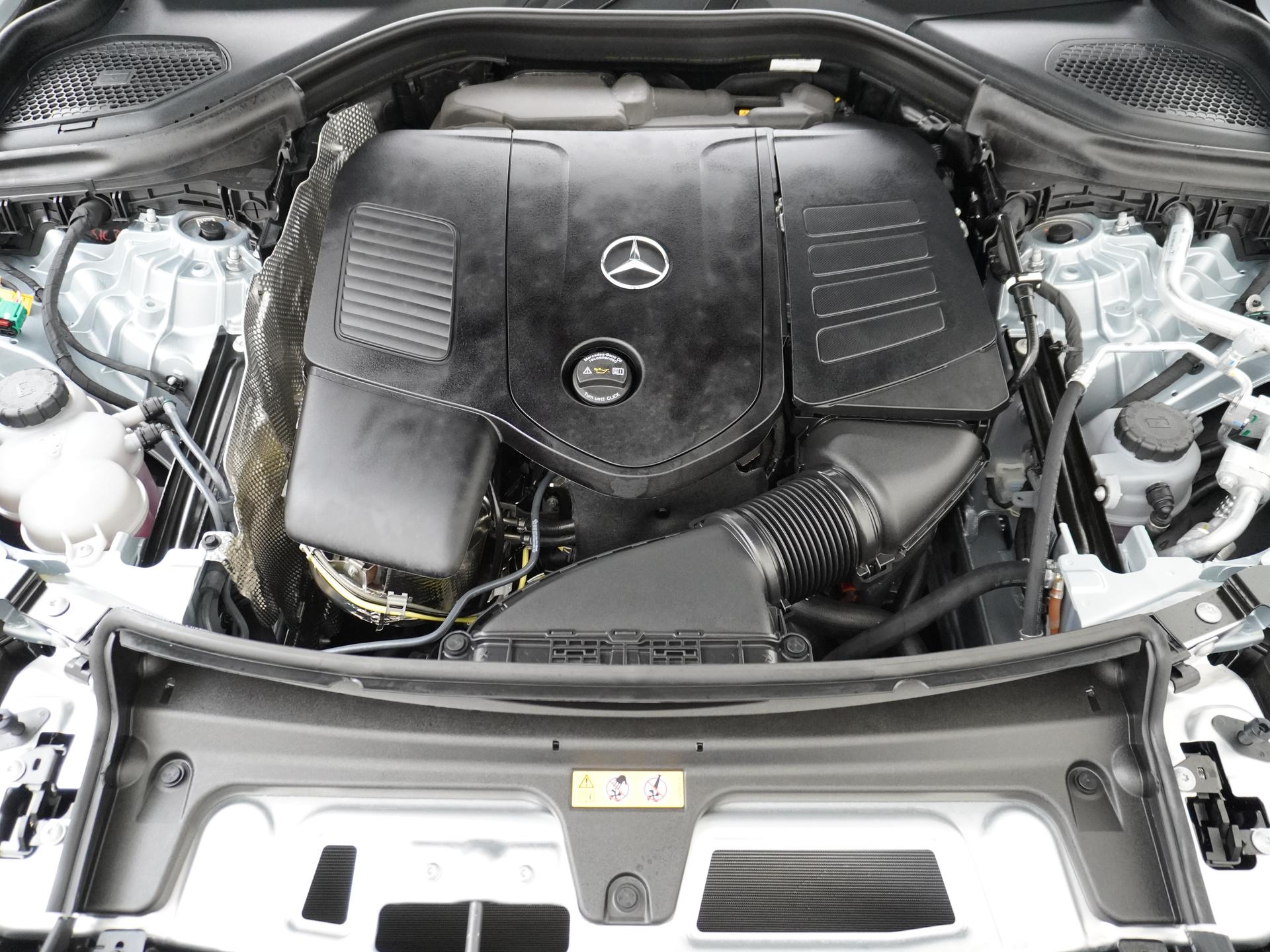 Mercedes-Benz GLC 300e 4MATIC Sport Edition 18