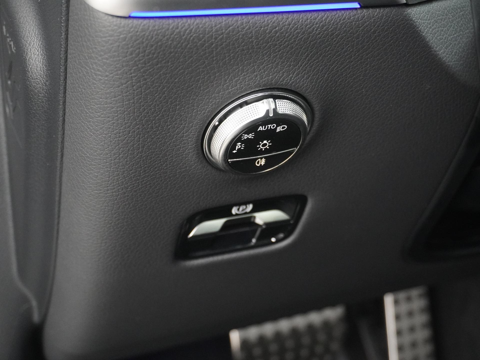 Mercedes-Benz GLC 300e 4MATIC Sport Edition 30