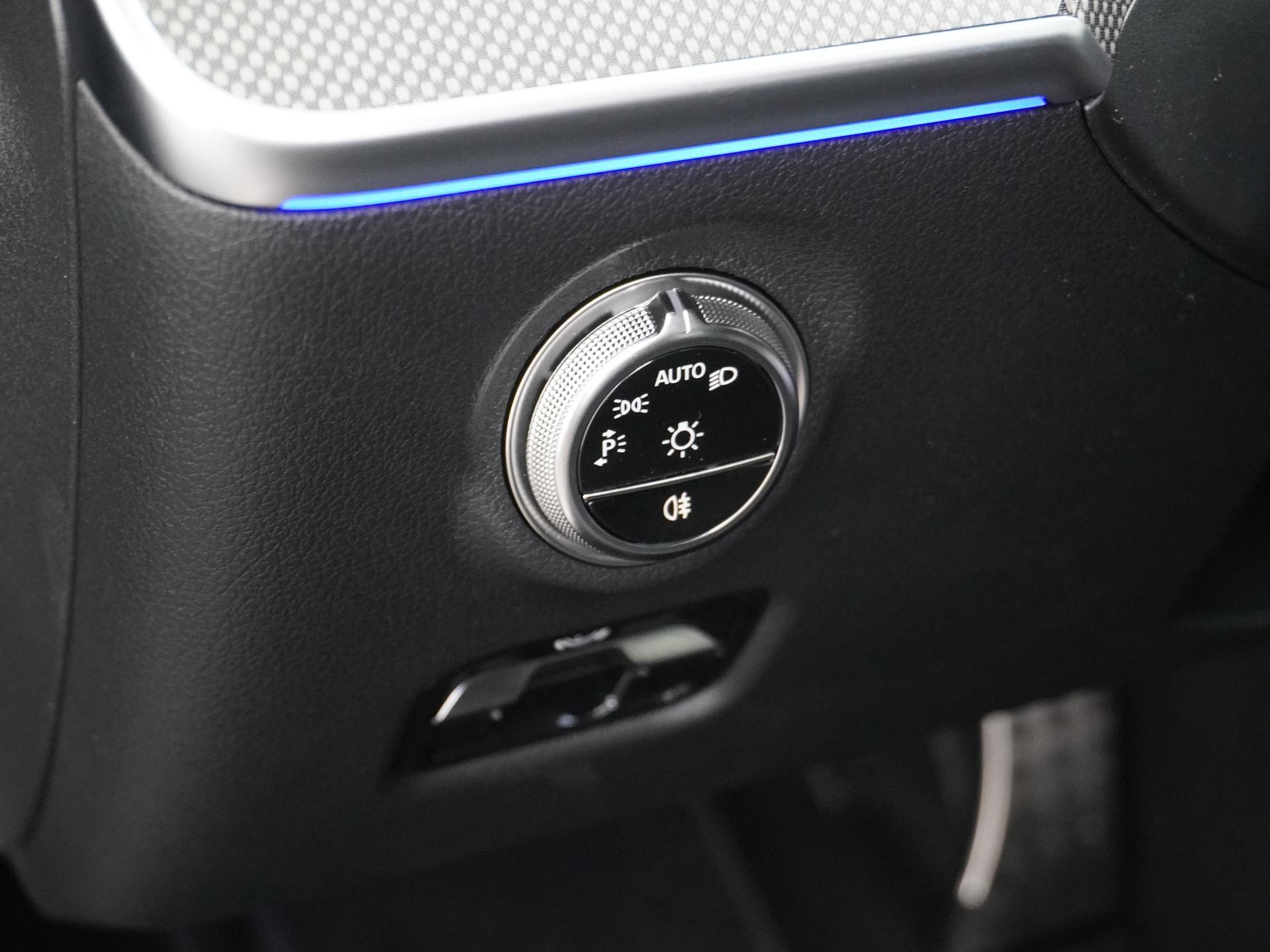 Mercedes-Benz CLE Cabriolet 180 AMG Line 24